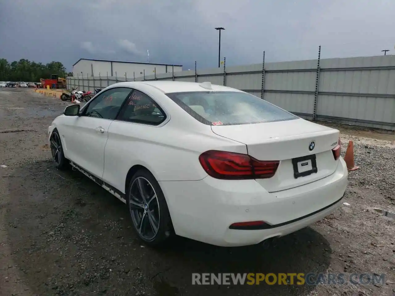 3 Photograph of a damaged car WBA4W3C02LAG91558 BMW 4 SERIES 2020