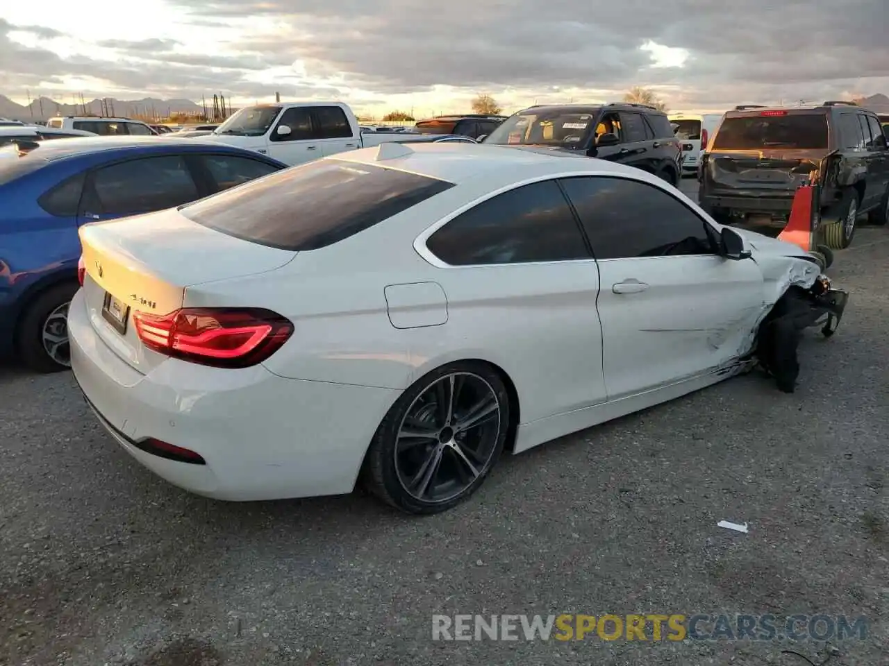 3 Photograph of a damaged car WBA4W3C07LFH57962 BMW 4 SERIES 2020