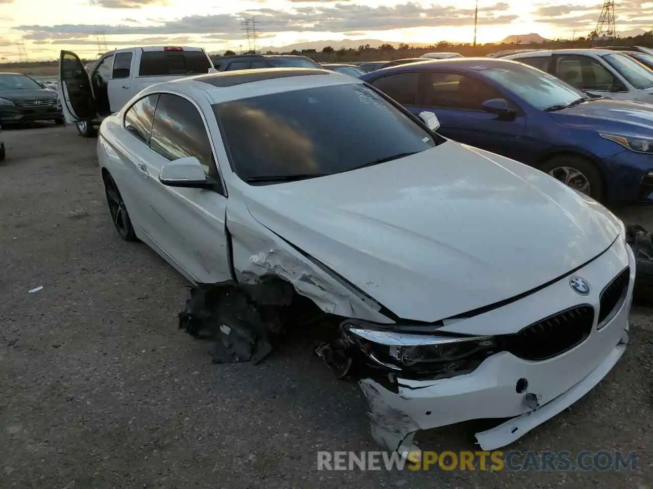 4 Photograph of a damaged car WBA4W3C07LFH57962 BMW 4 SERIES 2020