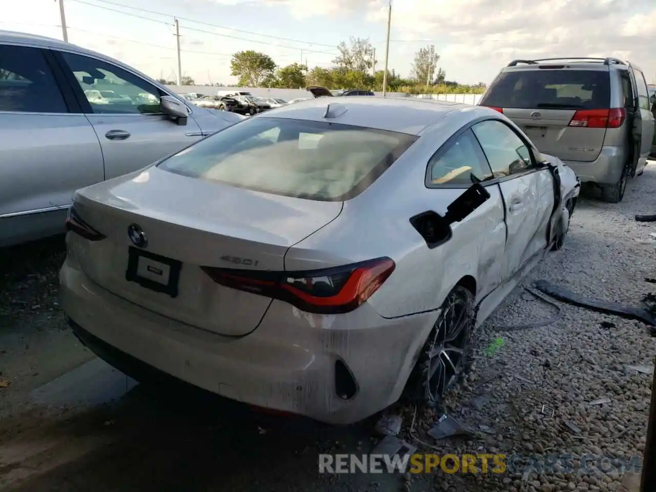 4 Photograph of a damaged car WBA53AP04NCH91602 BMW 4 SERIES 2022