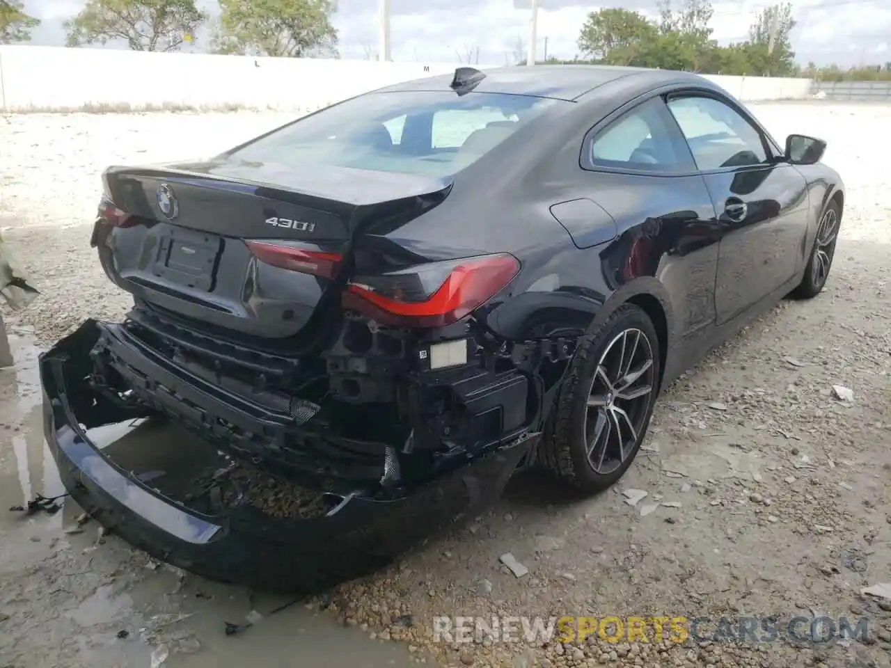 4 Photograph of a damaged car WBA53AP05NCH86120 BMW 4 SERIES 2022