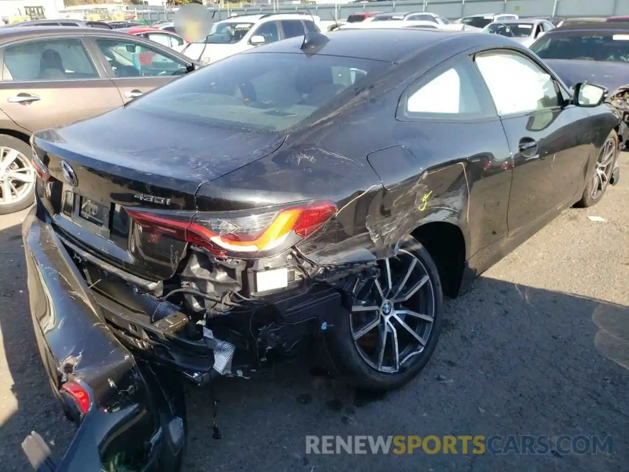 4 Photograph of a damaged car WBA73AP01NCH68674 BMW 4 SERIES 2022