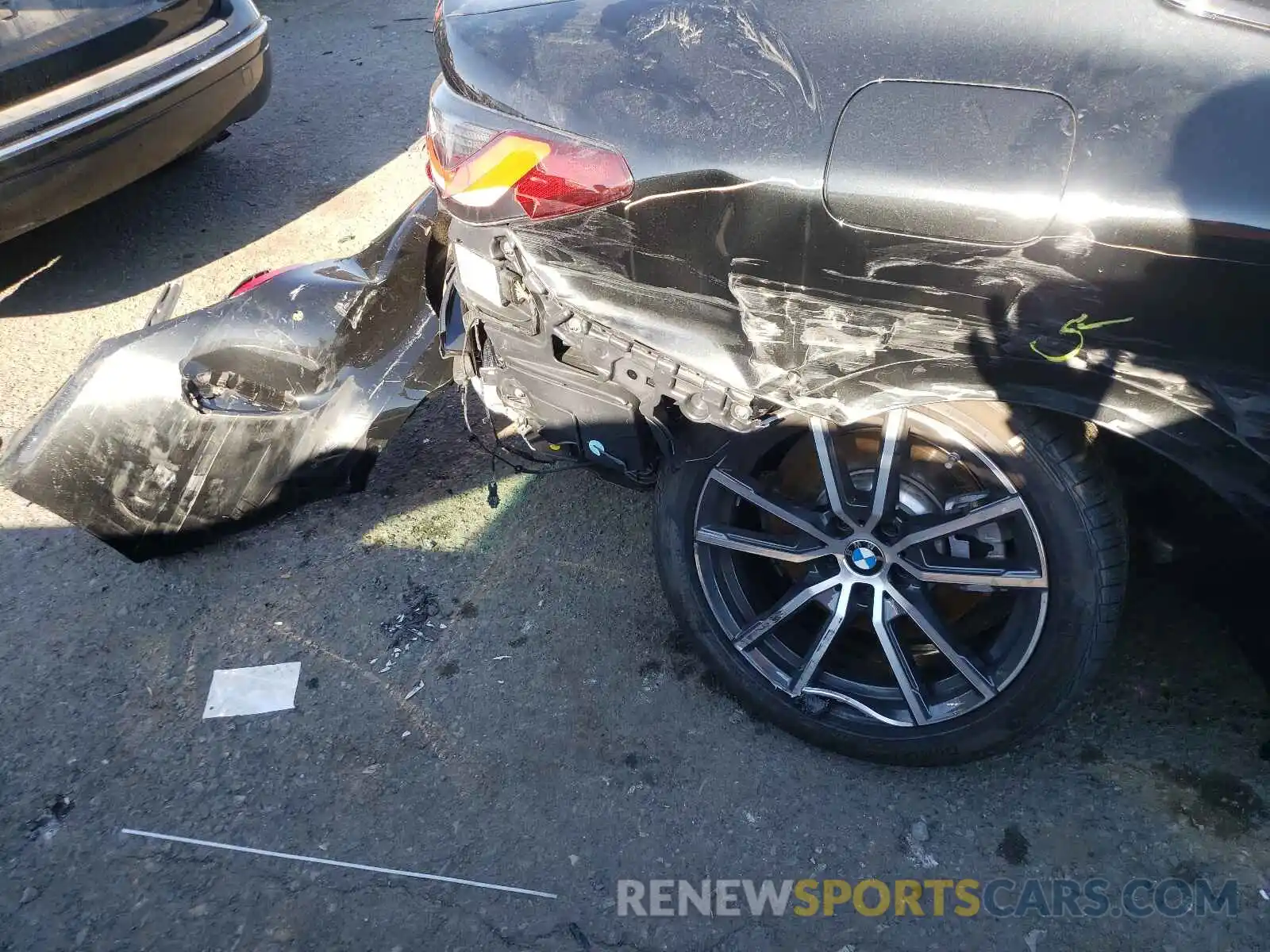 9 Photograph of a damaged car WBA73AP01NCH68674 BMW 4 SERIES 2022