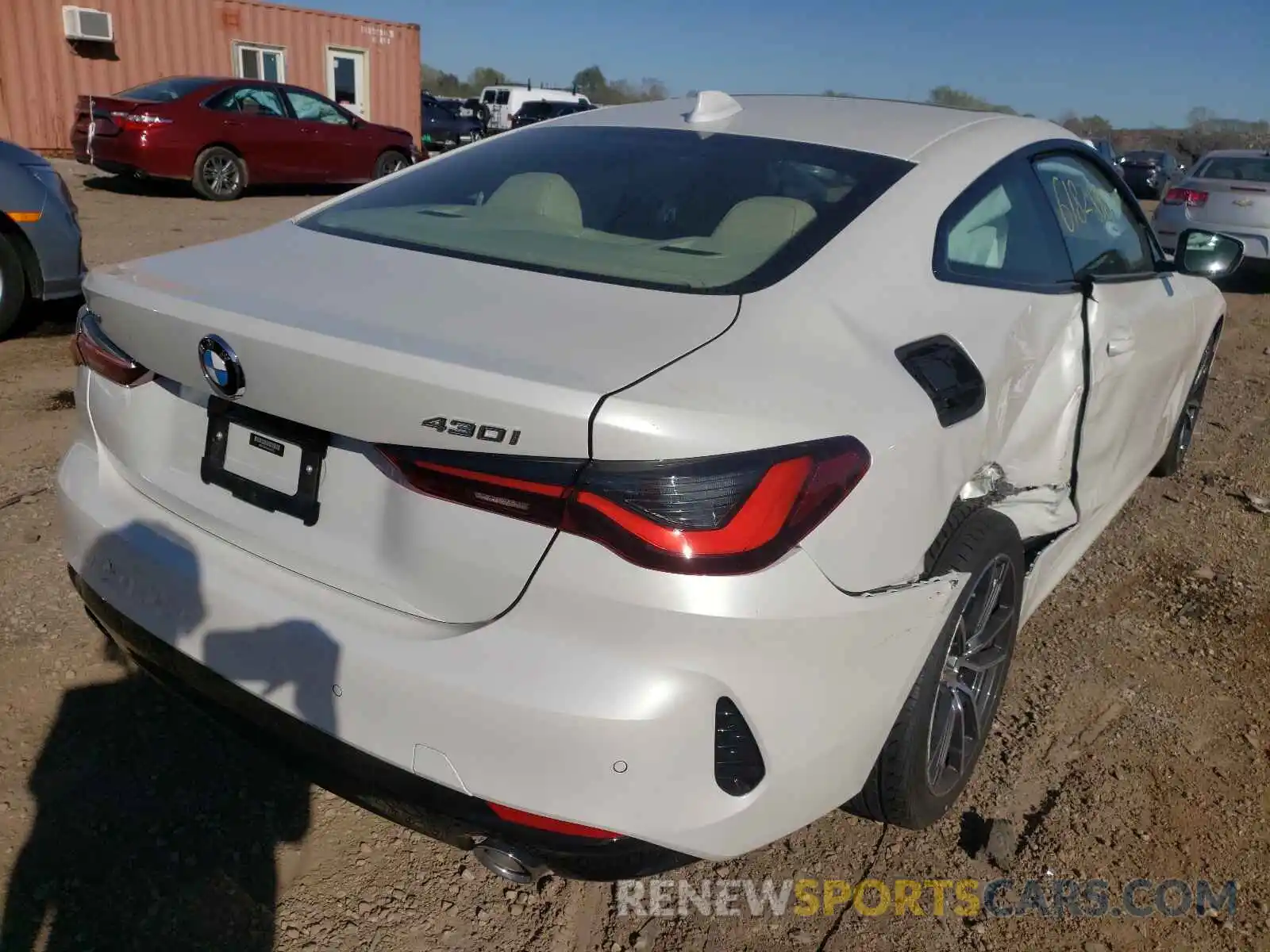 4 Photograph of a damaged car WBA73AP03NCH64576 BMW 4 SERIES 2022