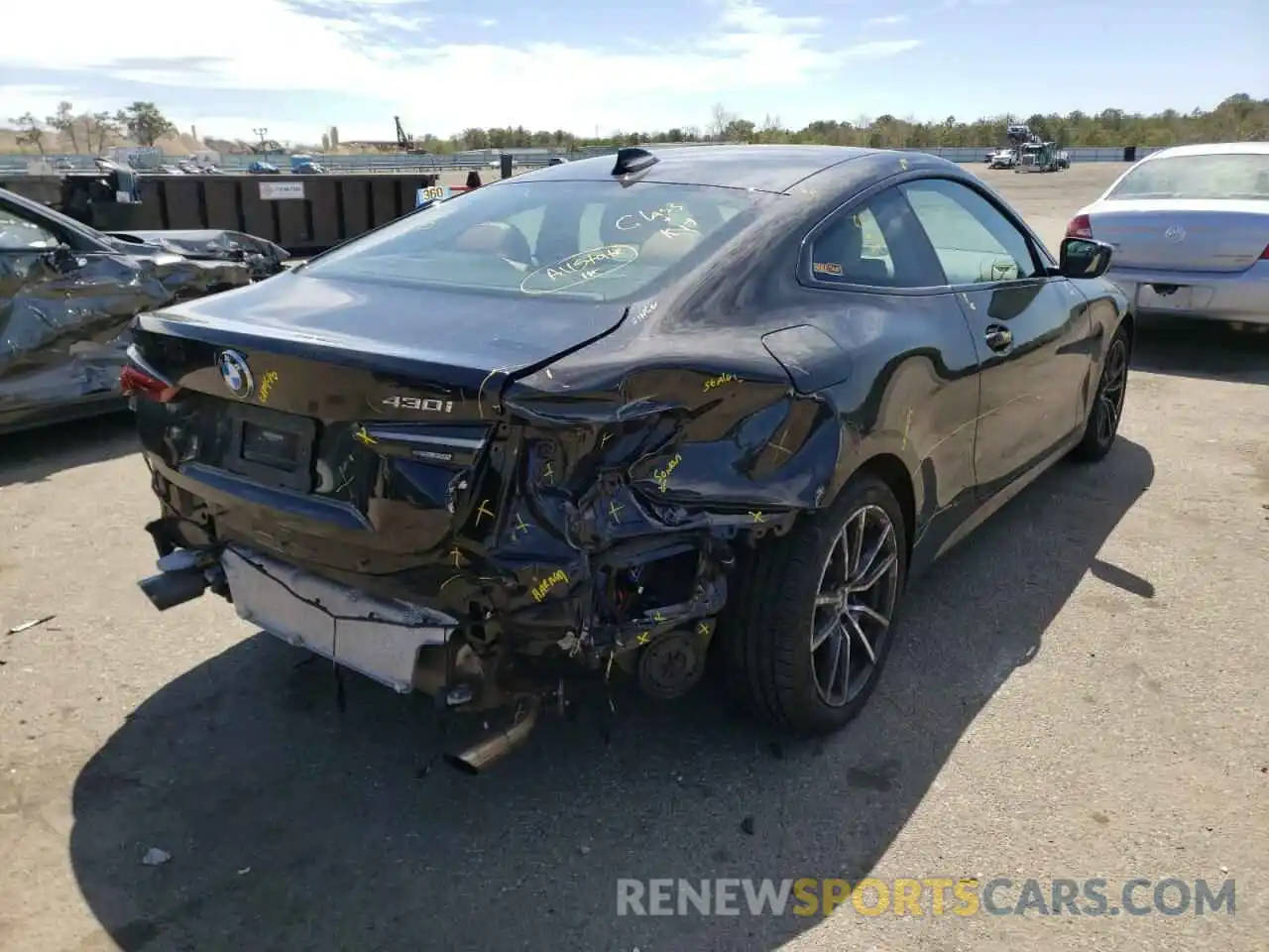 4 Photograph of a damaged car WBA73AP08NCH72916 BMW 4 SERIES 2022