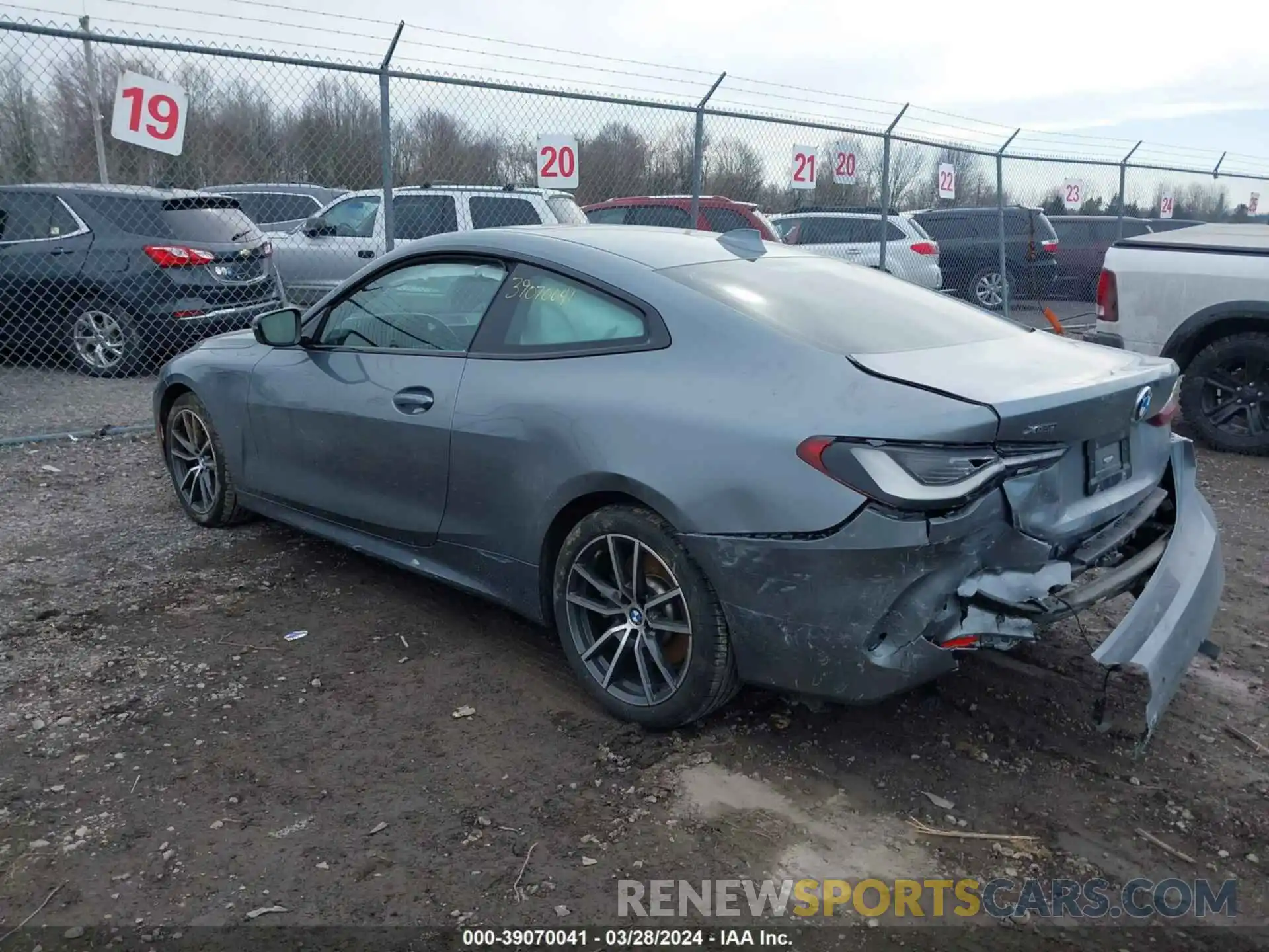 3 Photograph of a damaged car WBA73AP01NCK95565 BMW 430I 2022