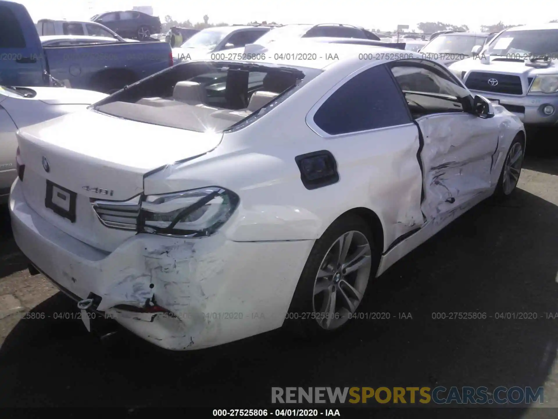 4 Photograph of a damaged car WBA4W7C51KAG52252 BMW 440I 2019