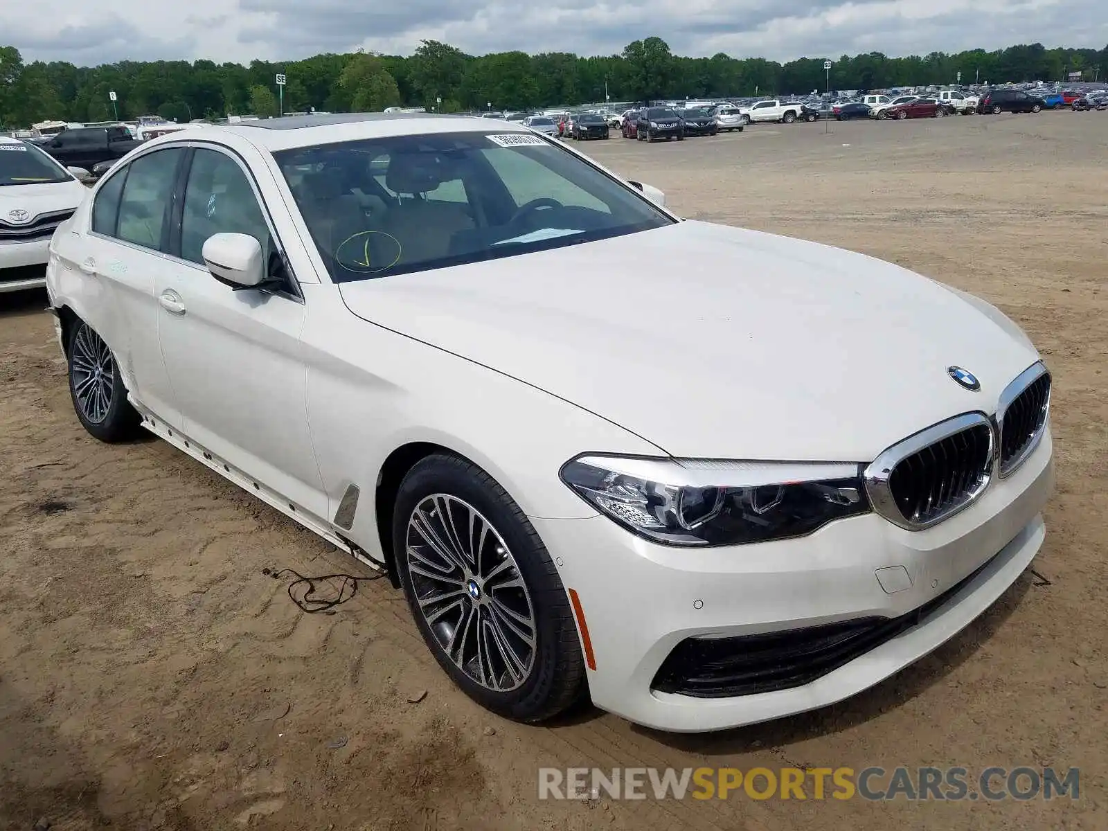 1 Photograph of a damaged car WBAJA5C50KBX86988 BMW 5 SERIES 2019