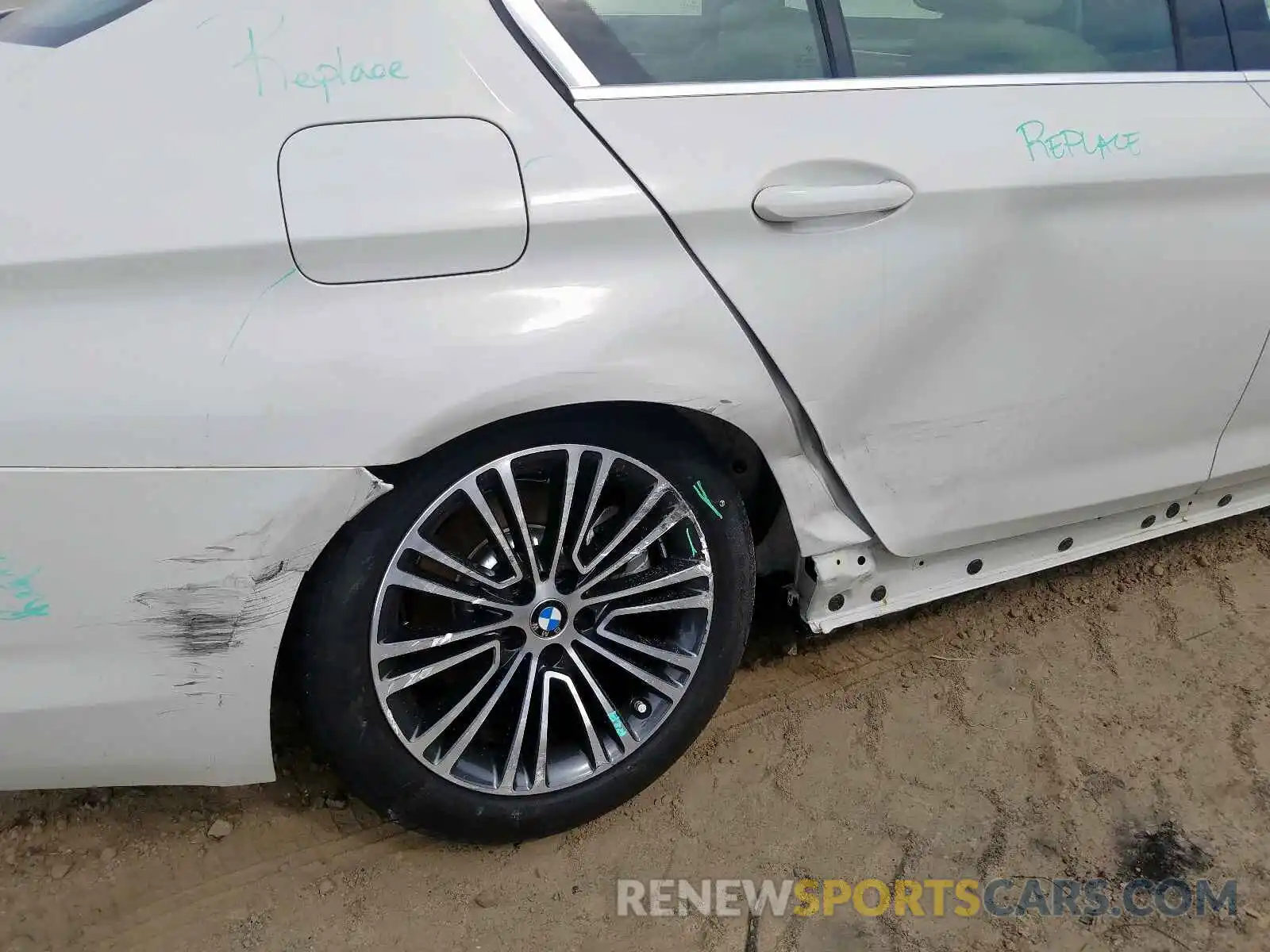 9 Photograph of a damaged car WBAJA5C50KBX86988 BMW 5 SERIES 2019