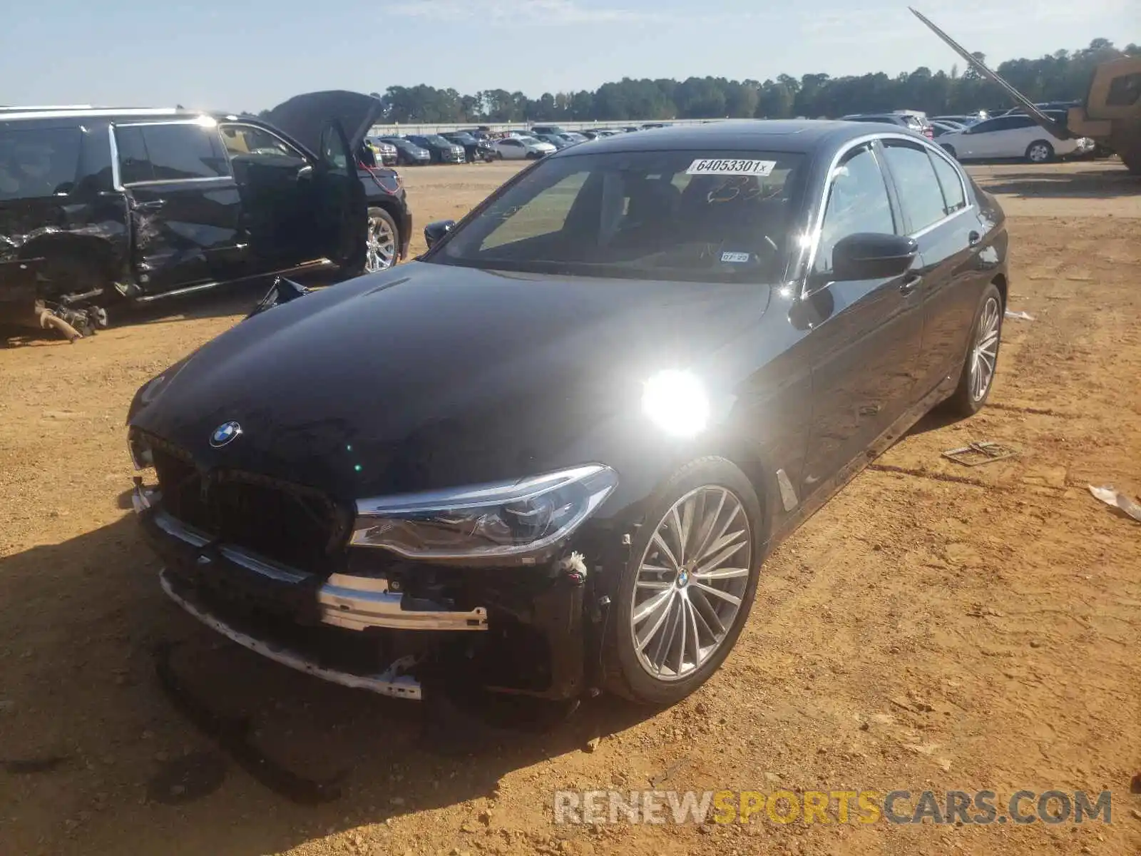 2 Фотография поврежденного автомобиля WBAJA5C50KBX87333 BMW 5 SERIES 2019