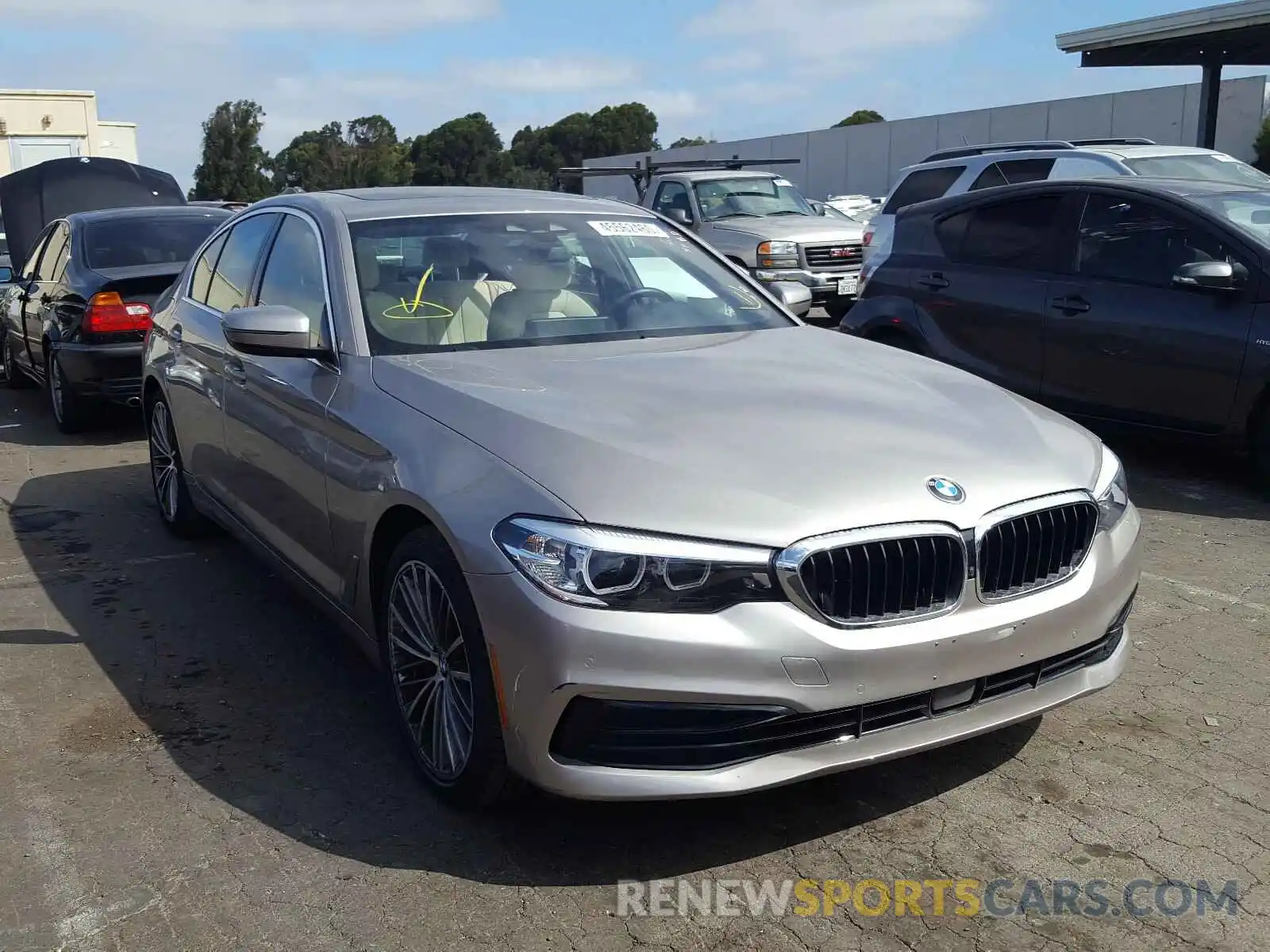 1 Photograph of a damaged car WBAJA5C50KBX88076 BMW 5 SERIES 2019