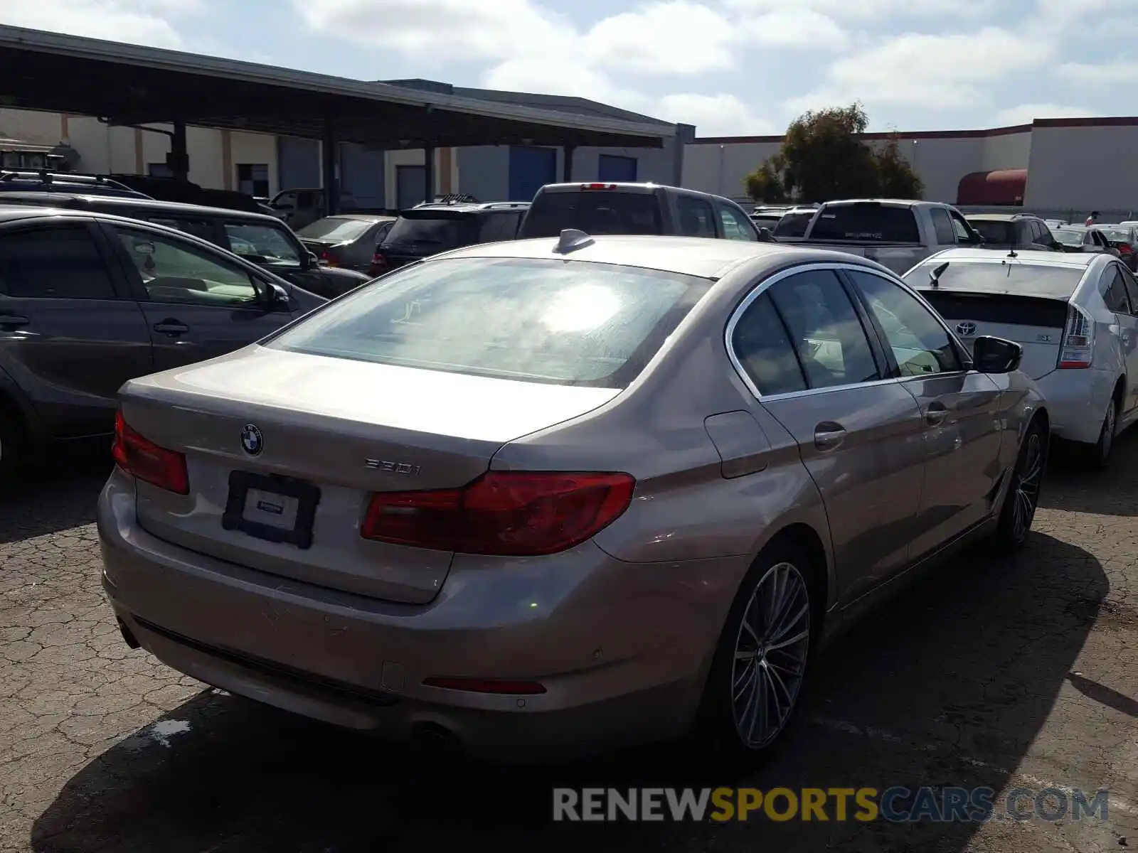 4 Photograph of a damaged car WBAJA5C50KBX88076 BMW 5 SERIES 2019