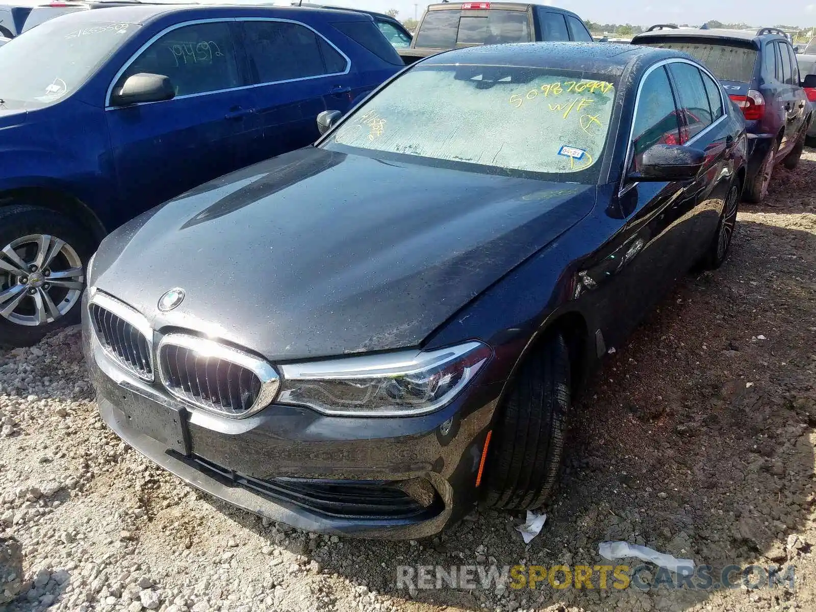 2 Фотография поврежденного автомобиля WBAJA5C50KG901219 BMW 5 SERIES 2019