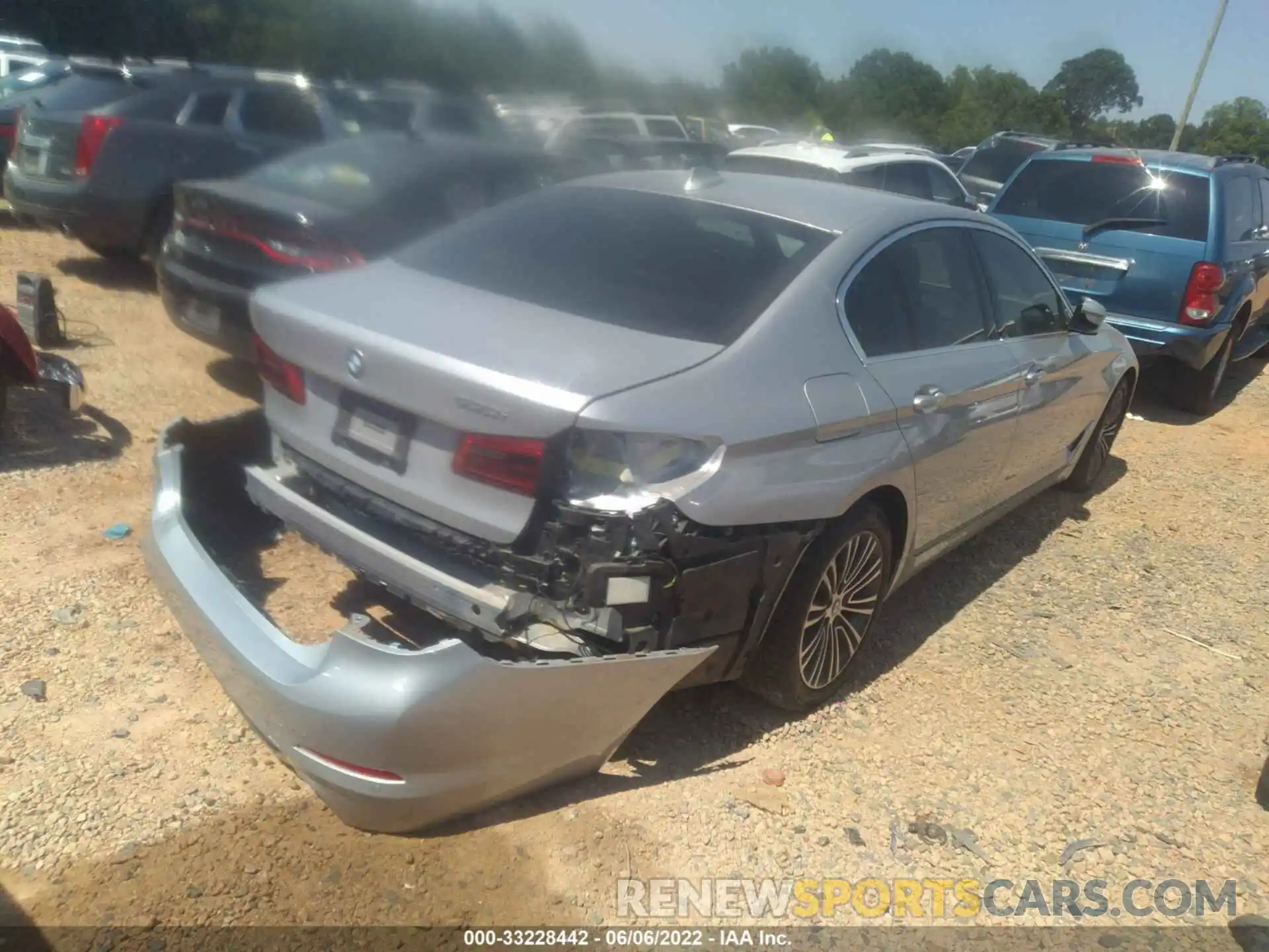 4 Photograph of a damaged car WBAJA5C50KWA57739 BMW 5 SERIES 2019