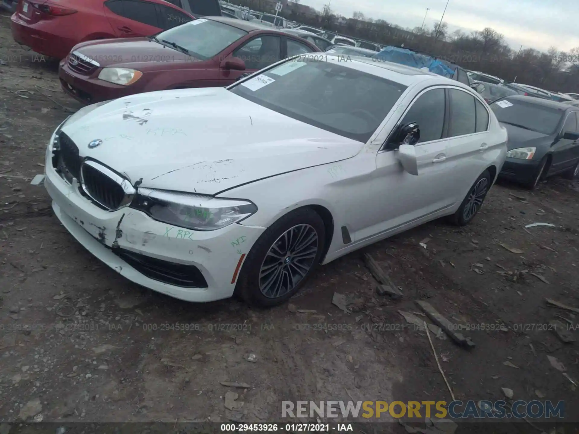 2 Фотография поврежденного автомобиля WBAJA5C50KWW08152 BMW 5 SERIES 2019