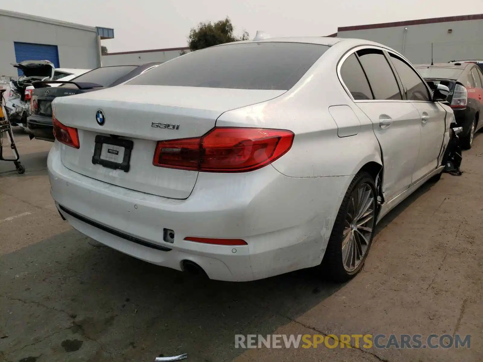 4 Photograph of a damaged car WBAJA5C50KWW08958 BMW 5 SERIES 2019