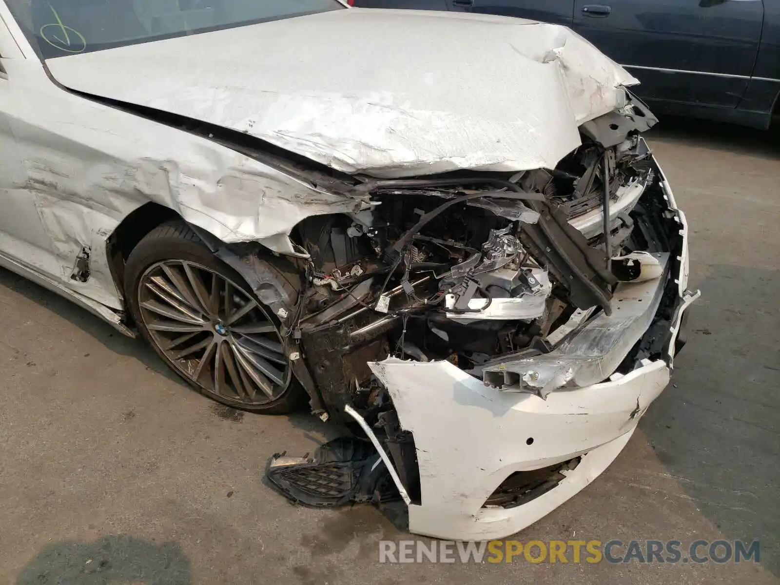 9 Photograph of a damaged car WBAJA5C50KWW08958 BMW 5 SERIES 2019