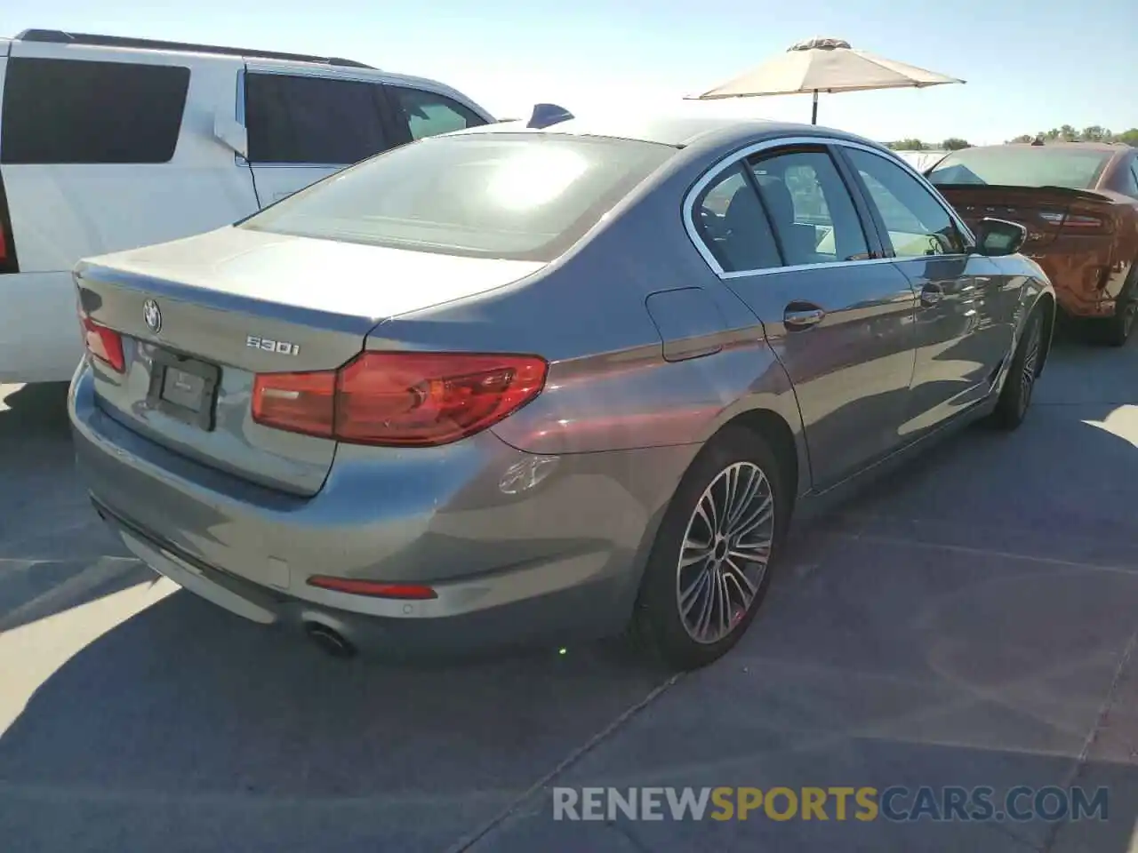 4 Photograph of a damaged car WBAJA5C50KWW09835 BMW 5 SERIES 2019