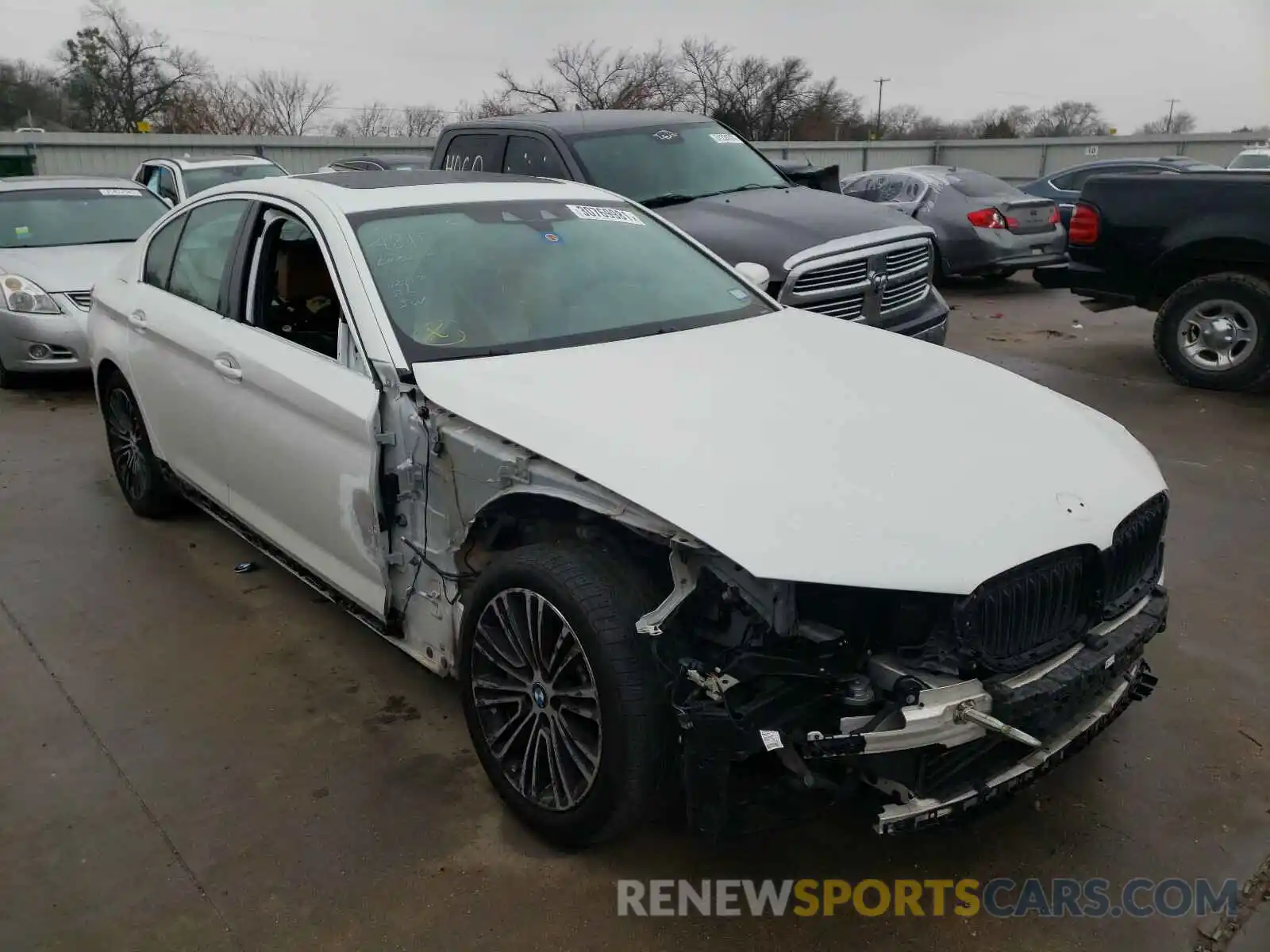 1 Фотография поврежденного автомобиля WBAJA5C50KWW13058 BMW 5 SERIES 2019