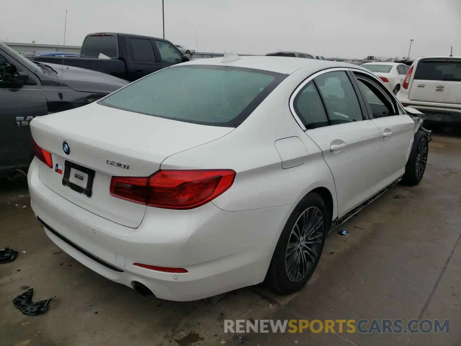 4 Photograph of a damaged car WBAJA5C50KWW13058 BMW 5 SERIES 2019