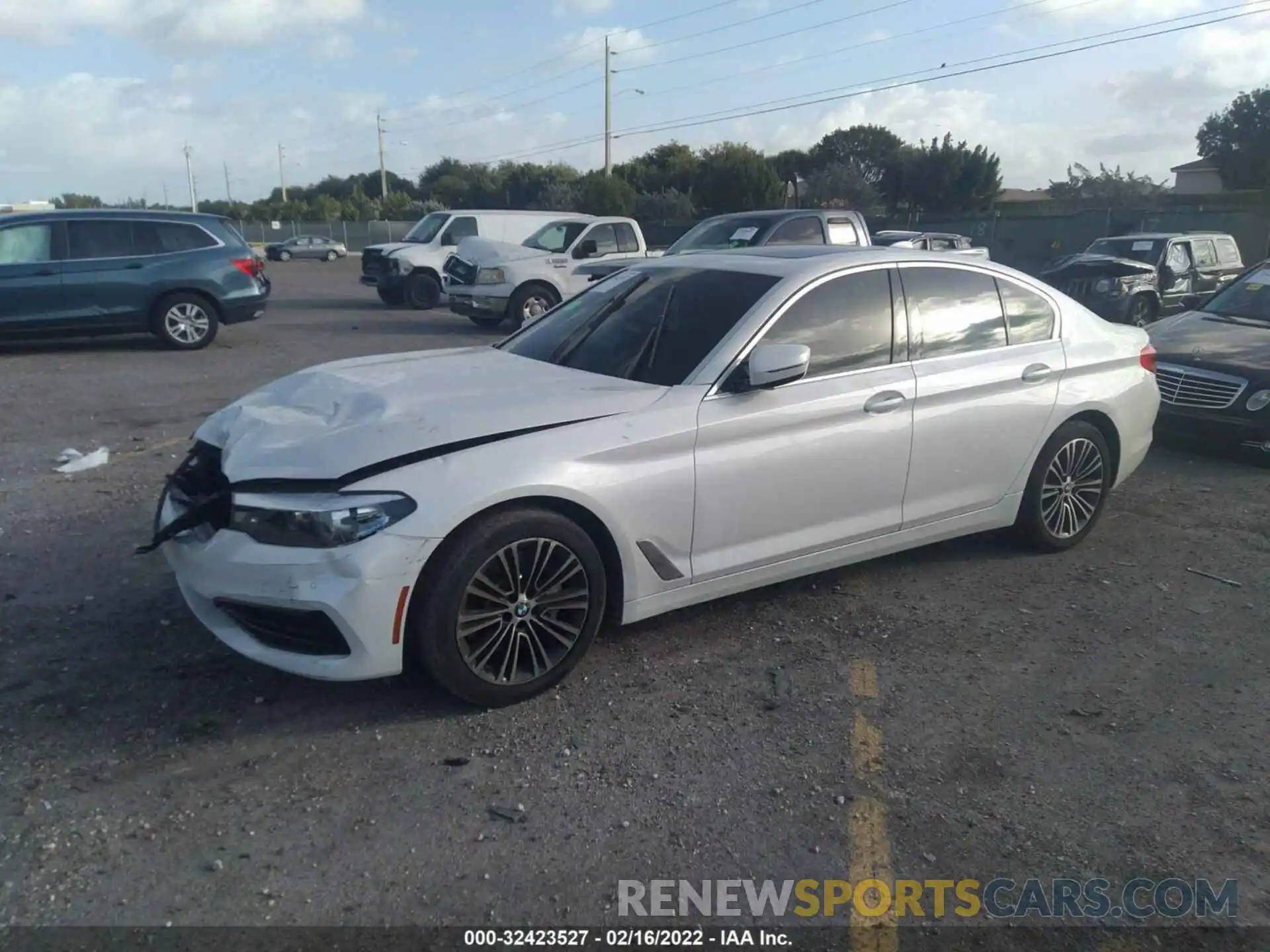 2 Photograph of a damaged car WBAJA5C50KWW18860 BMW 5 SERIES 2019