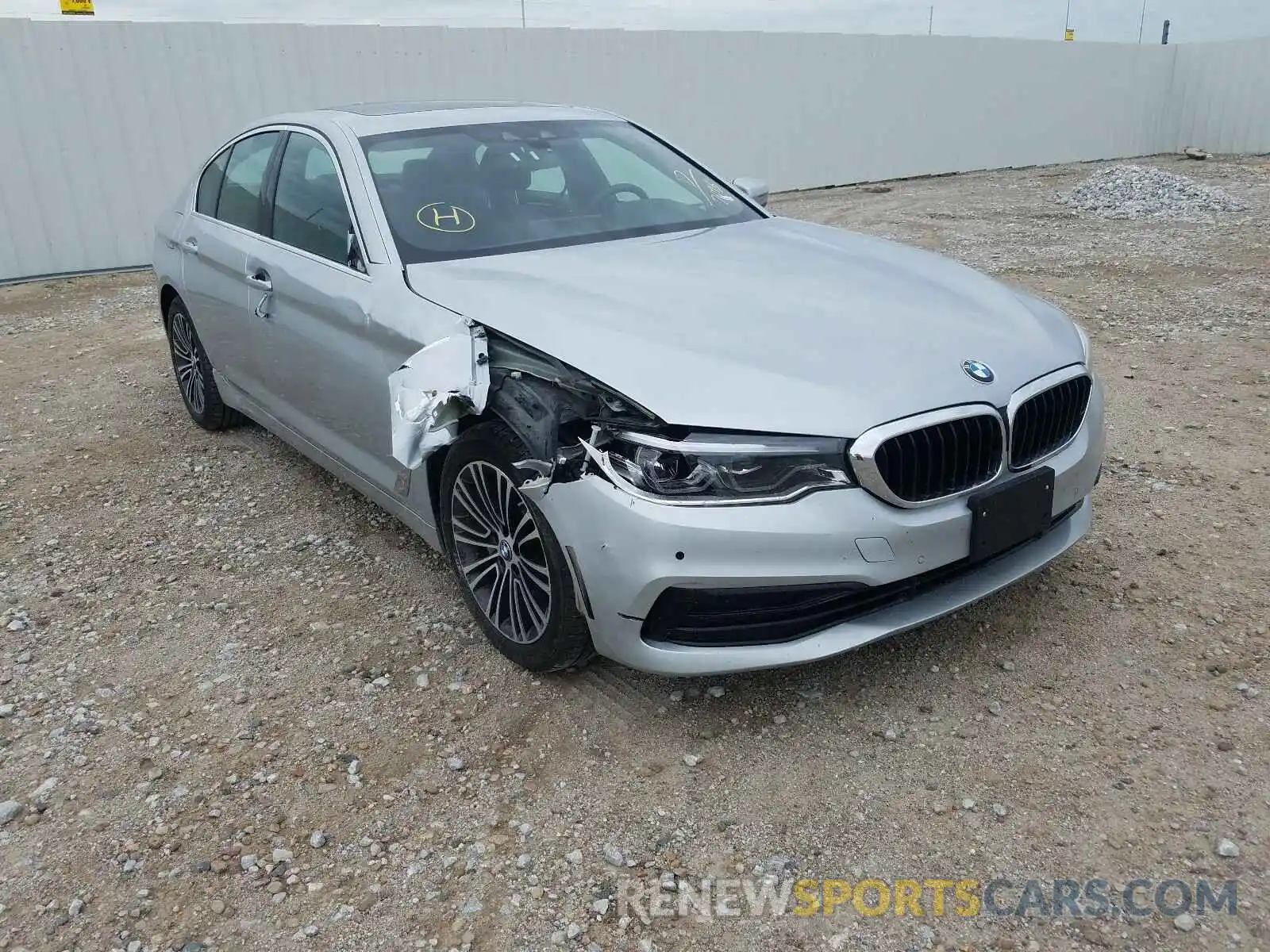 1 Photograph of a damaged car WBAJA5C50KWW37098 BMW 5 SERIES 2019