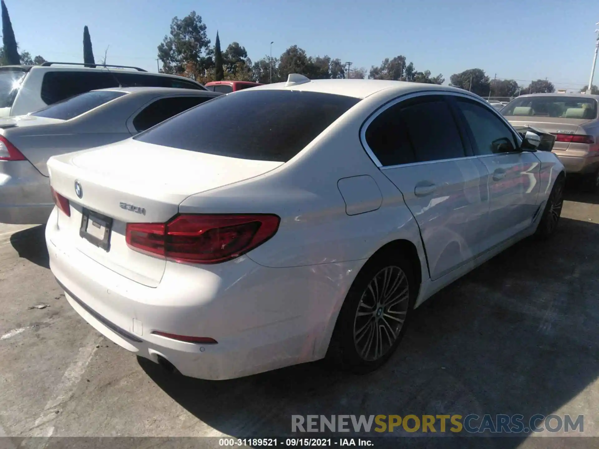 4 Photograph of a damaged car WBAJA5C50KWW44388 BMW 5 SERIES 2019