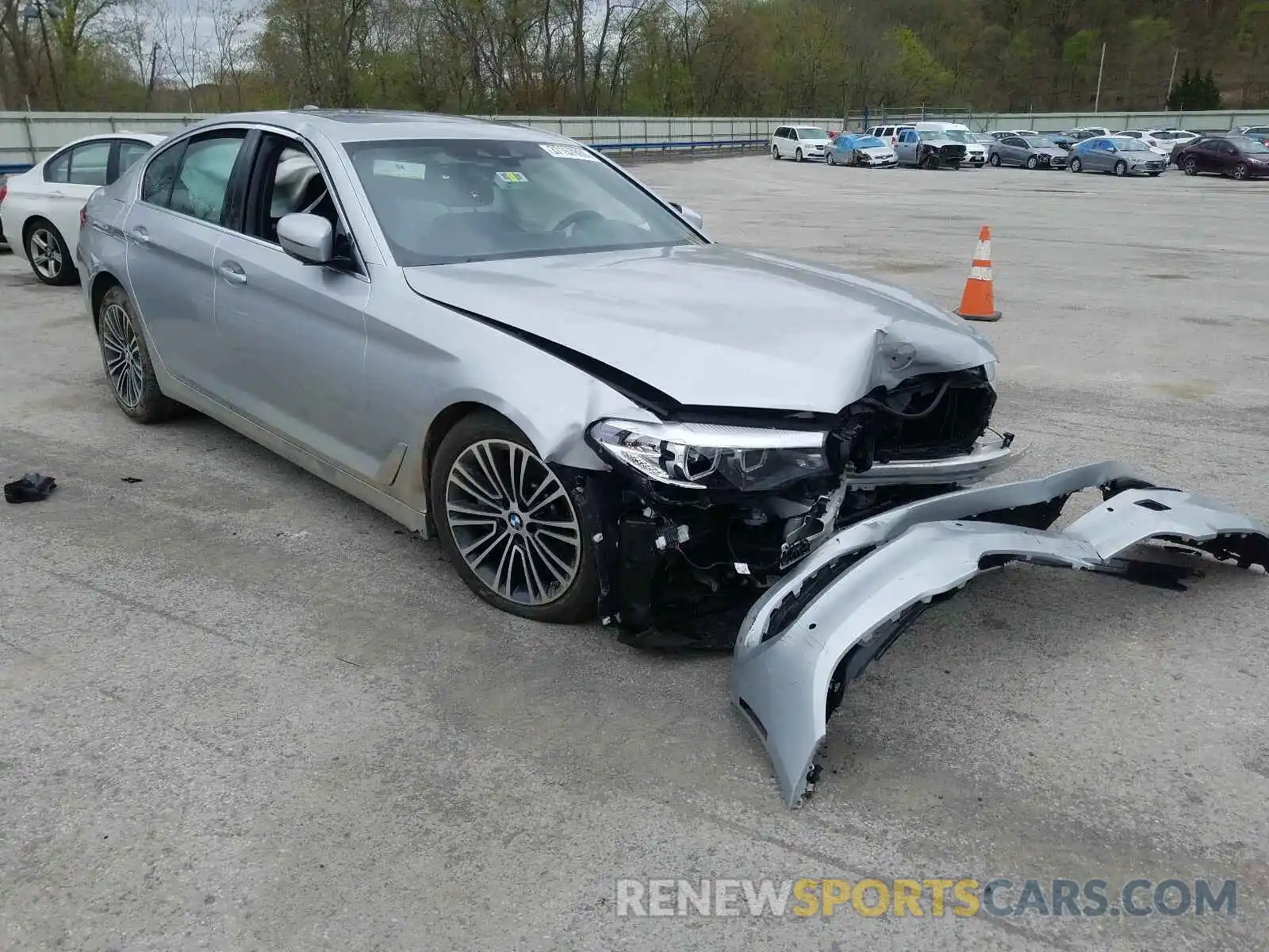 1 Photograph of a damaged car WBAJA5C51KBX46807 BMW 5 SERIES 2019