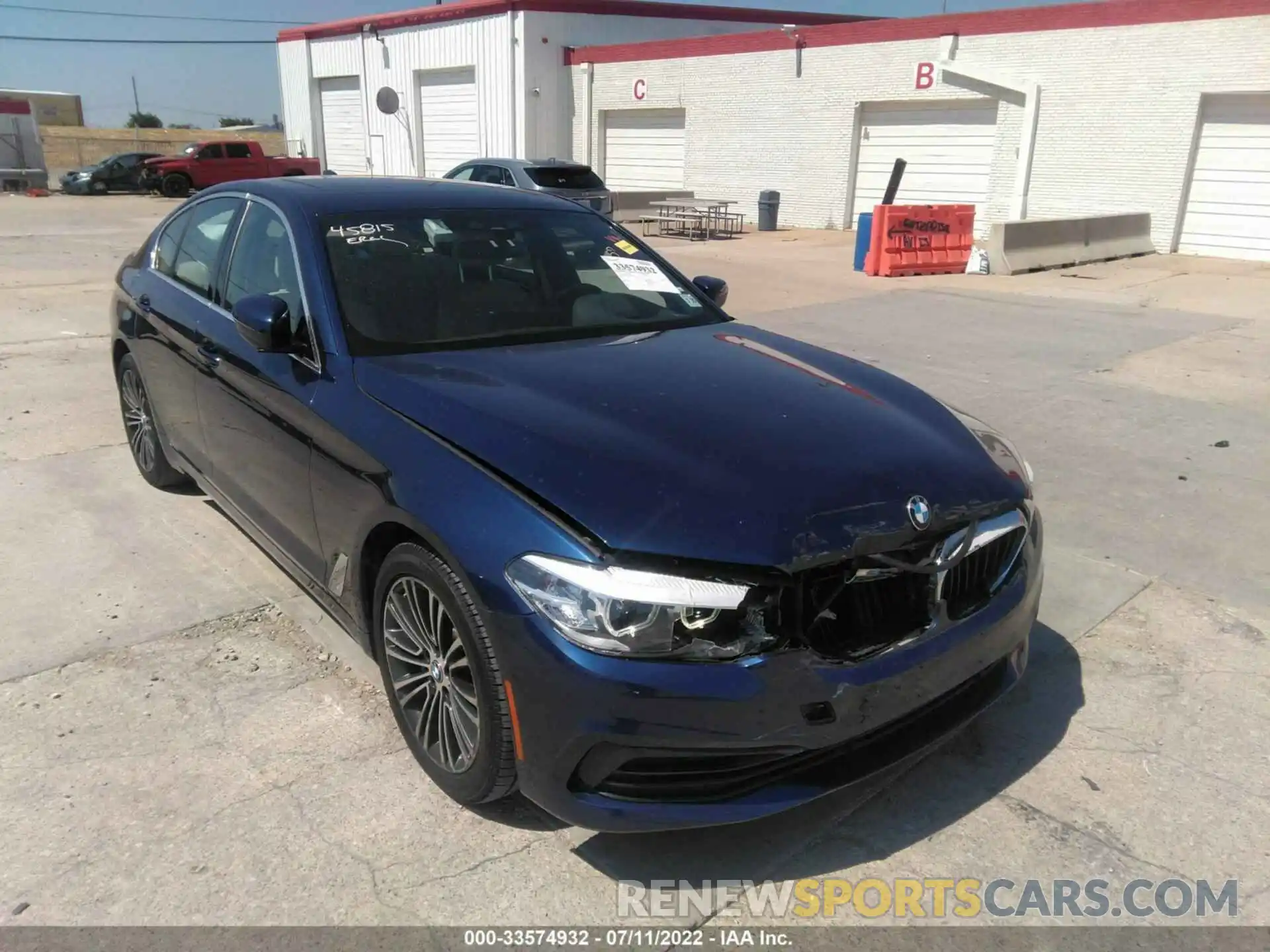 1 Photograph of a damaged car WBAJA5C51KBX86708 BMW 5 SERIES 2019