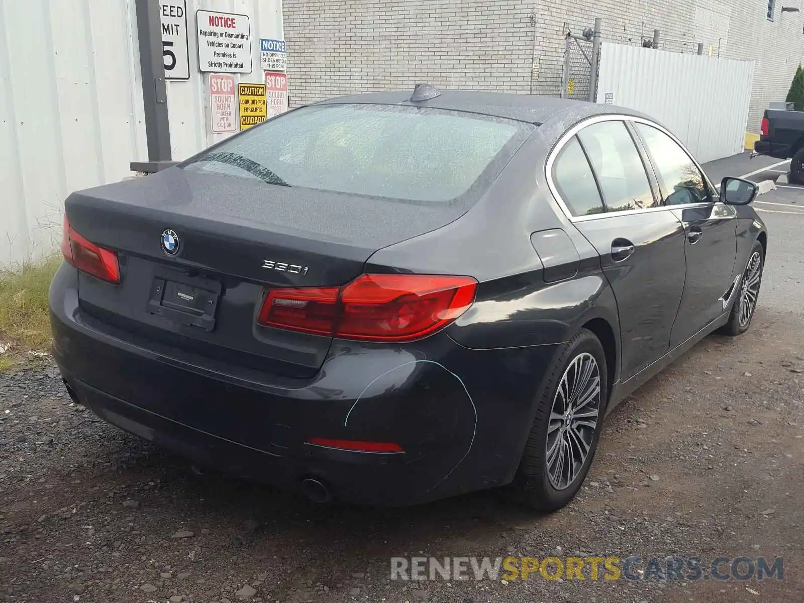 4 Photograph of a damaged car WBAJA5C51KBX86966 BMW 5 SERIES 2019