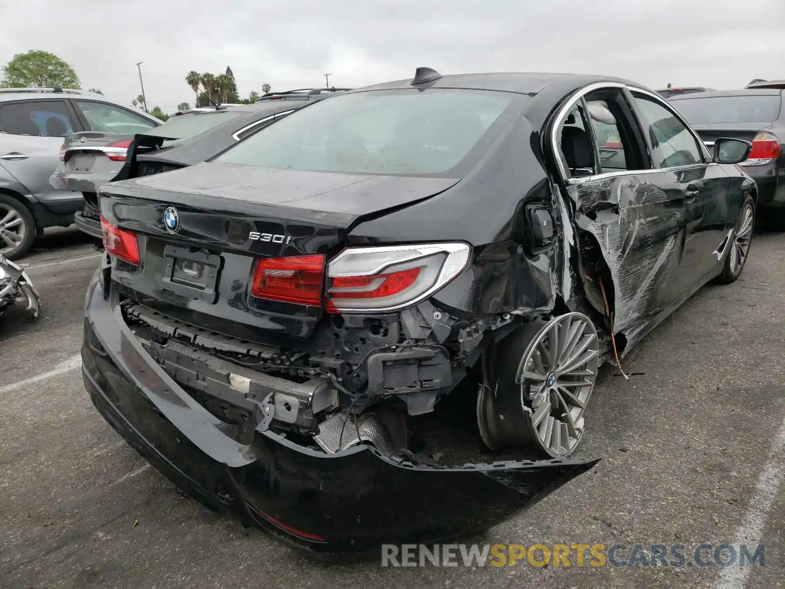 4 Photograph of a damaged car WBAJA5C51KBX87034 BMW 5 SERIES 2019