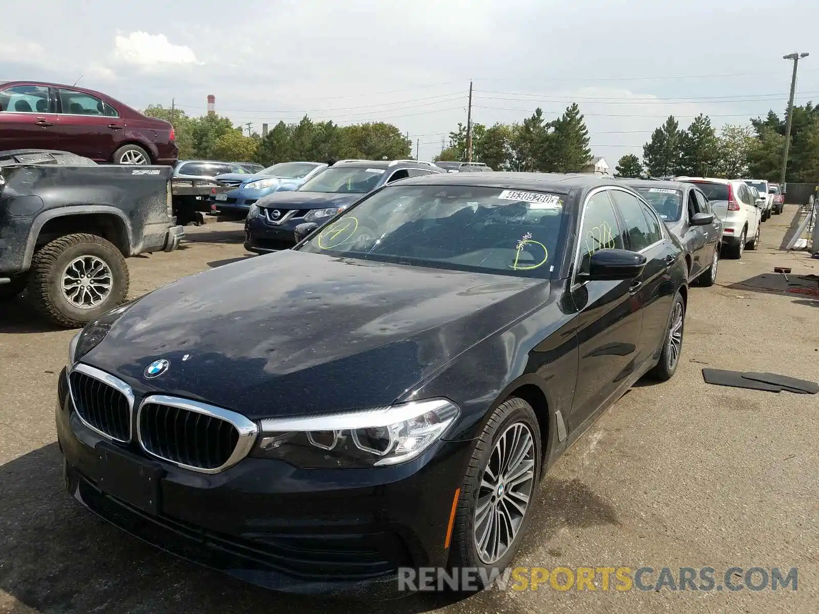 2 Фотография поврежденного автомобиля WBAJA5C51KBX87390 BMW 5 SERIES 2019