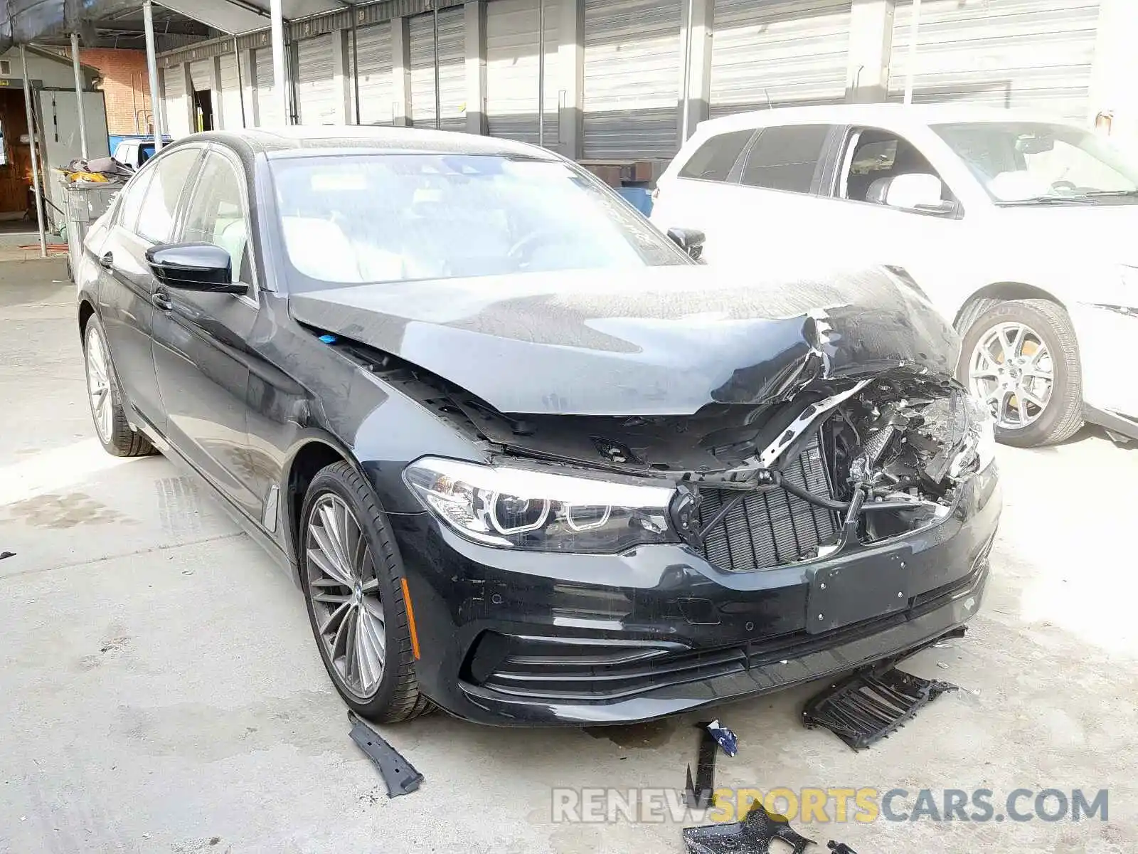 1 Фотография поврежденного автомобиля WBAJA5C51KBX87499 BMW 5 SERIES 2019