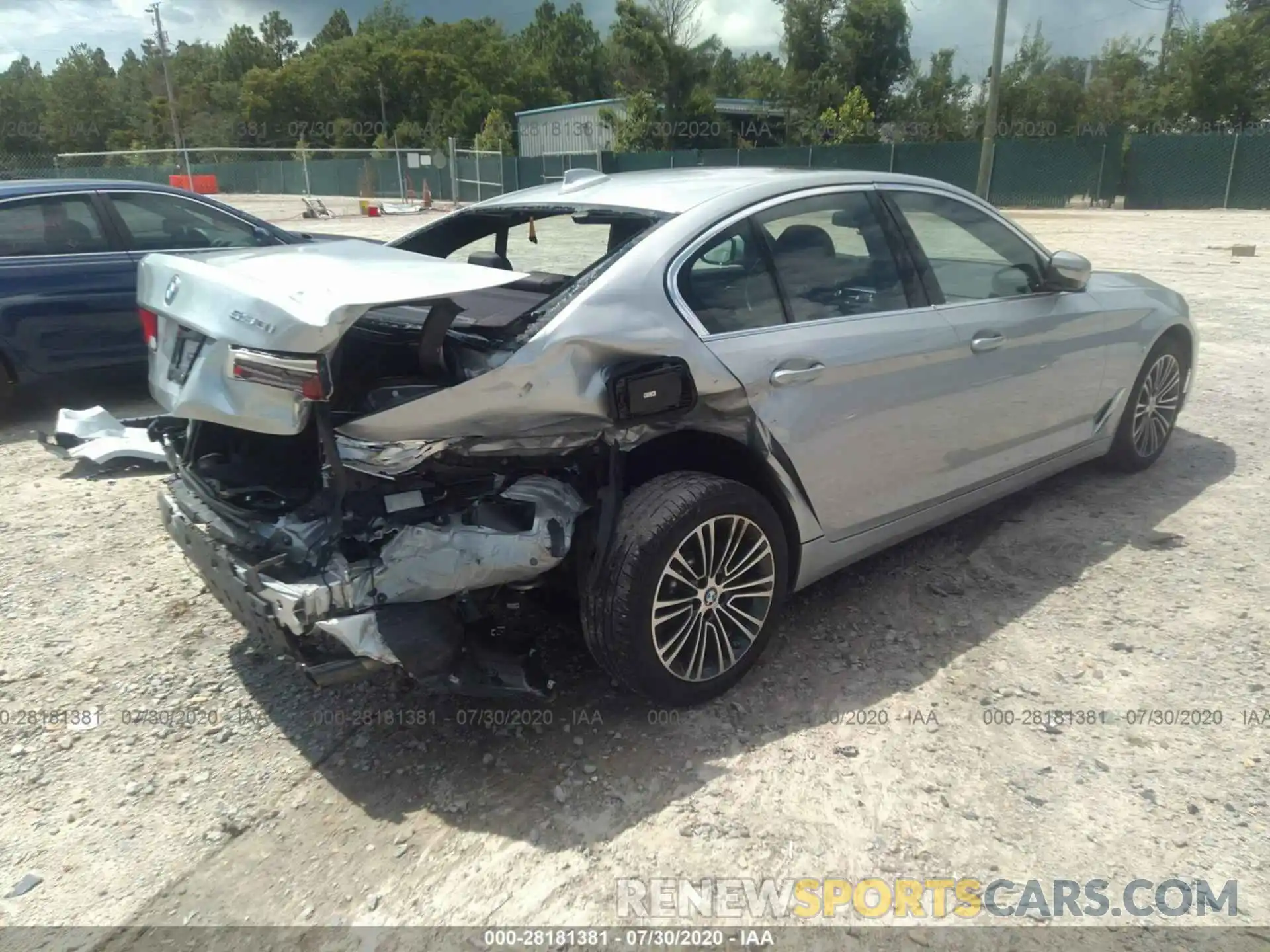 4 Photograph of a damaged car WBAJA5C51KWA57992 BMW 5 SERIES 2019