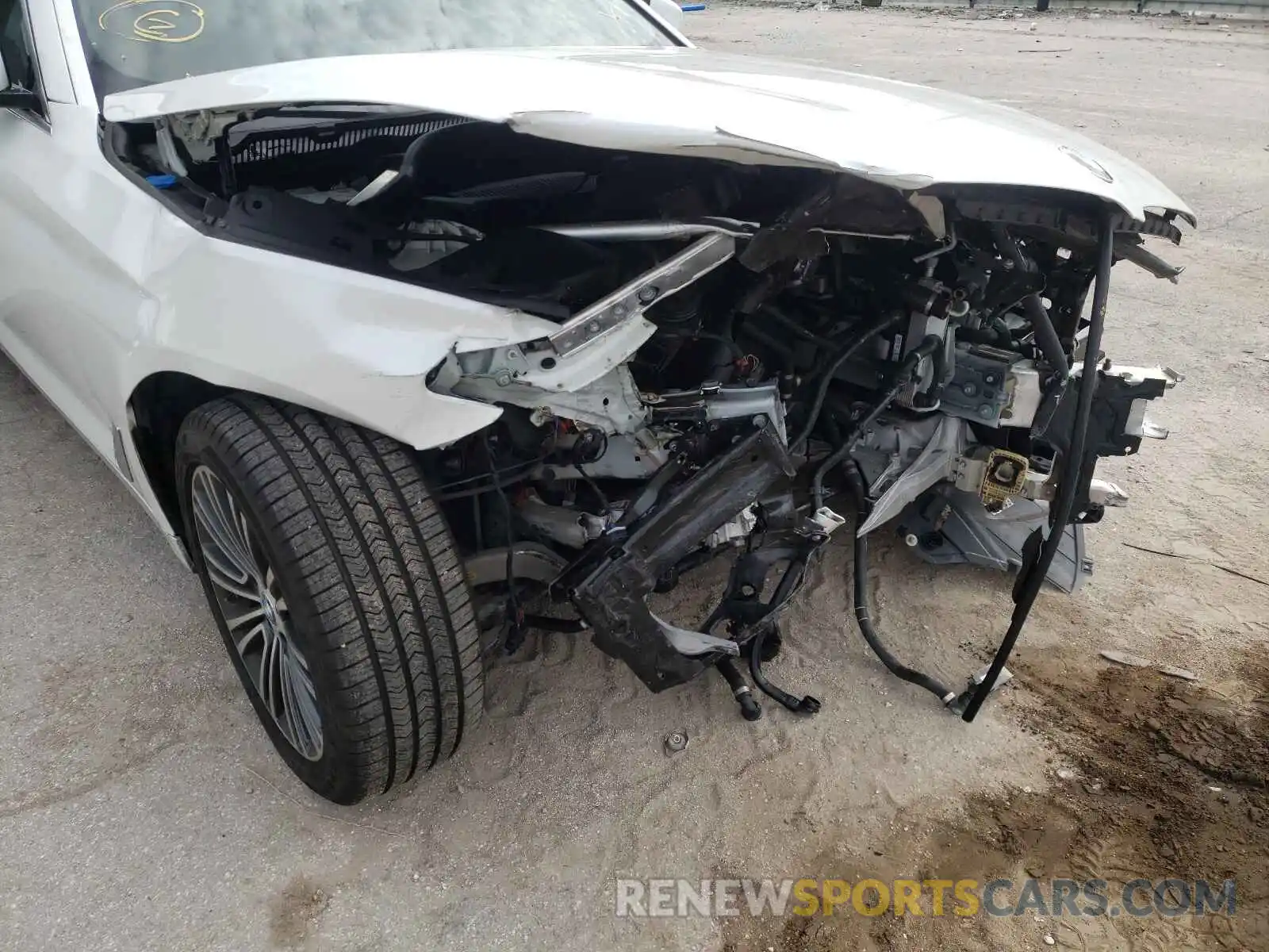 9 Photograph of a damaged car WBAJA5C51KWW07785 BMW 5 SERIES 2019