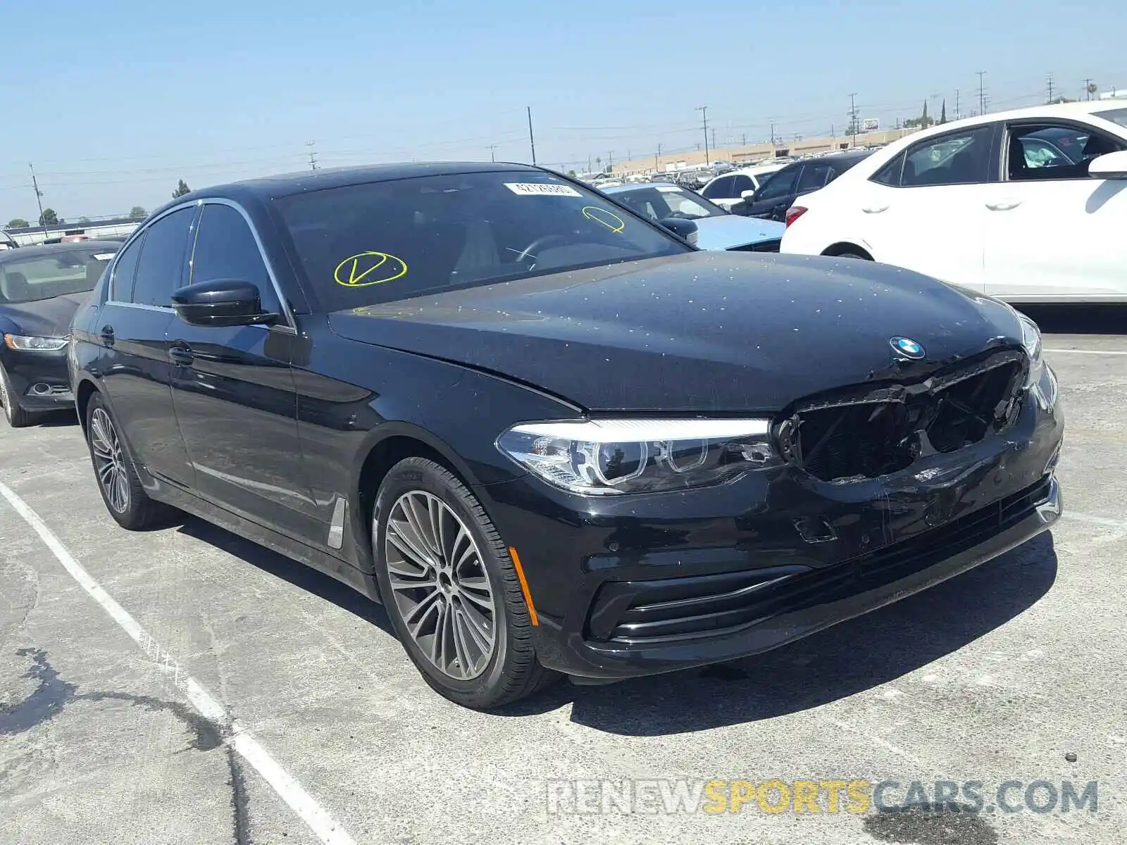 1 Photograph of a damaged car WBAJA5C51KWW36302 BMW 5 SERIES 2019