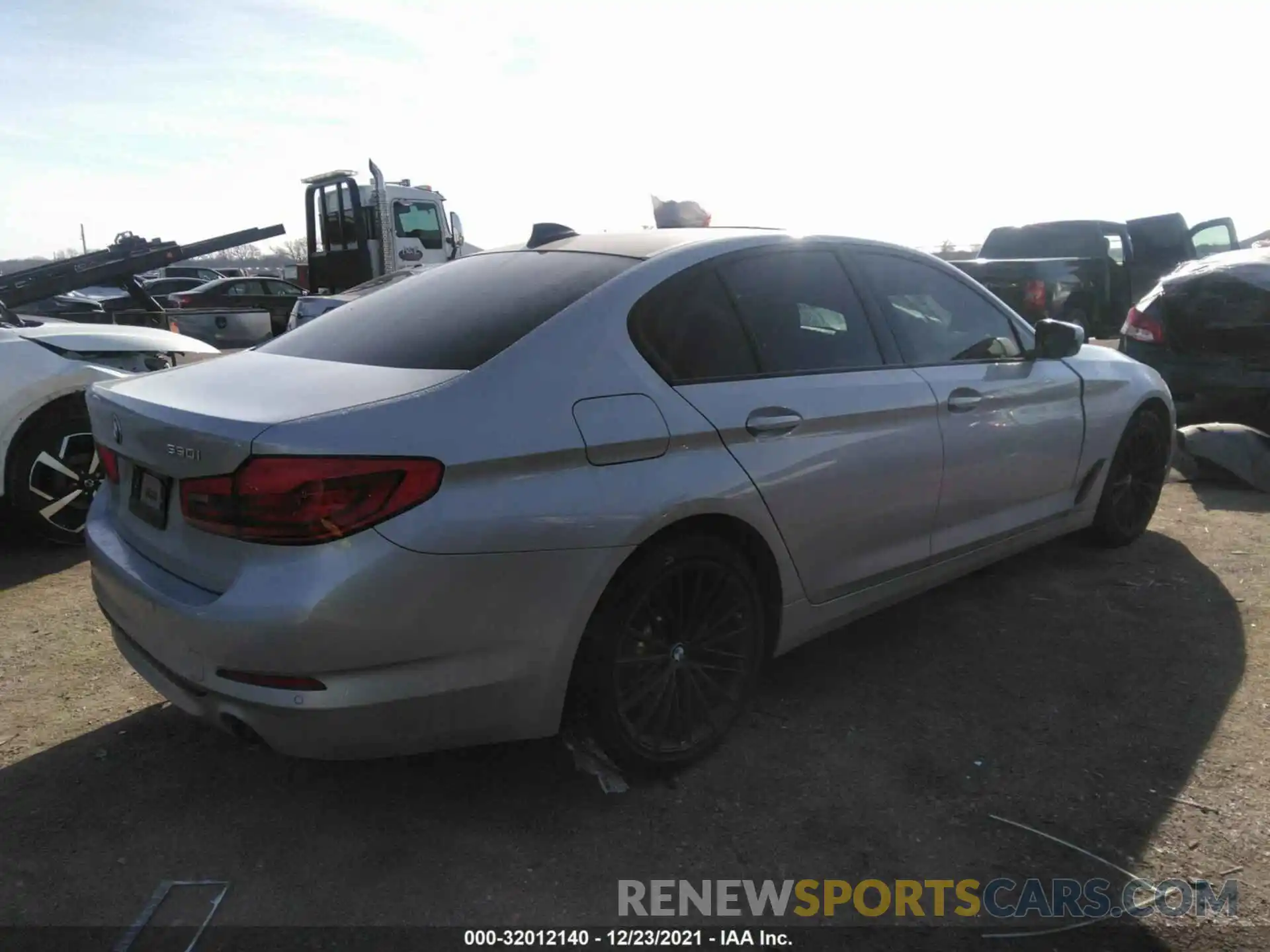 4 Photograph of a damaged car WBAJA5C51KWW46540 BMW 5 SERIES 2019