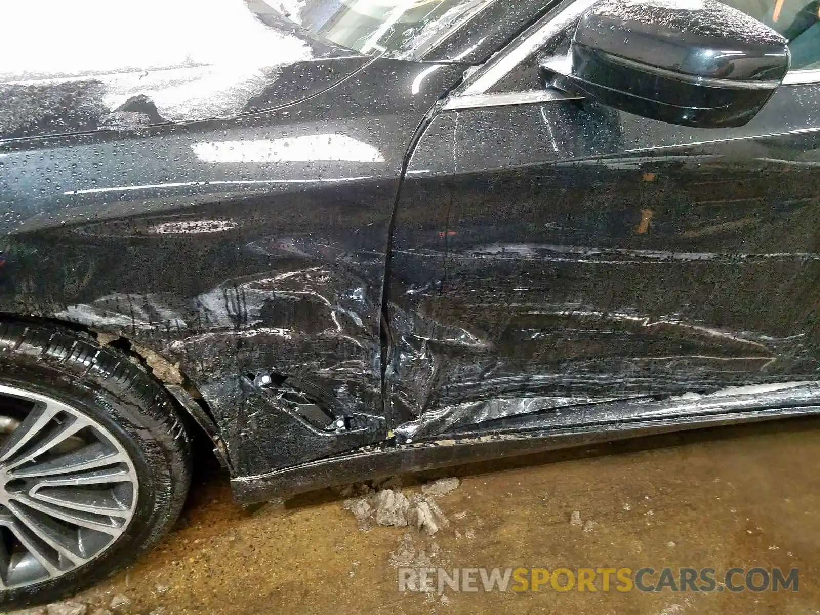 9 Photograph of a damaged car WBAJA5C52KBX86118 BMW 5 SERIES 2019