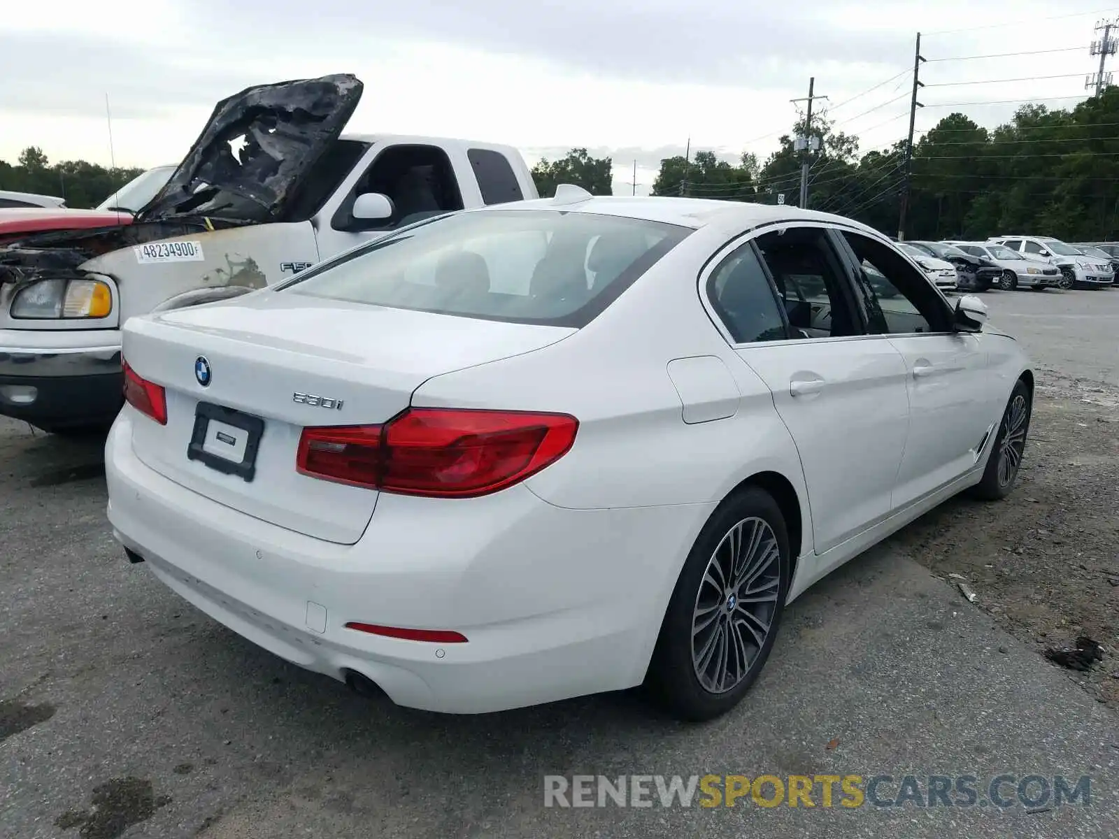 4 Photograph of a damaged car WBAJA5C52KBX86264 BMW 5 SERIES 2019