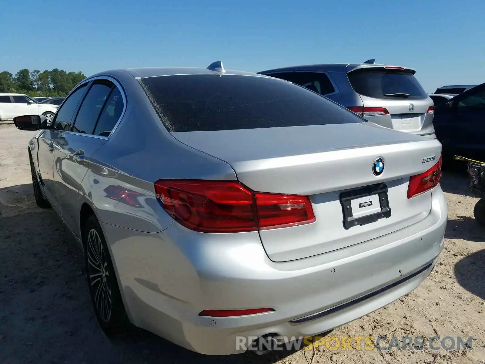 3 Фотография поврежденного автомобиля WBAJA5C52KG900539 BMW 5 SERIES 2019