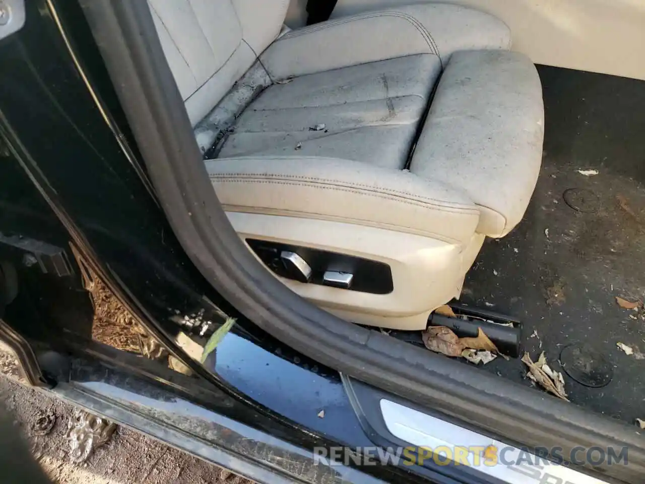 9 Photograph of a damaged car WBAJA5C52KG901092 BMW 5 SERIES 2019