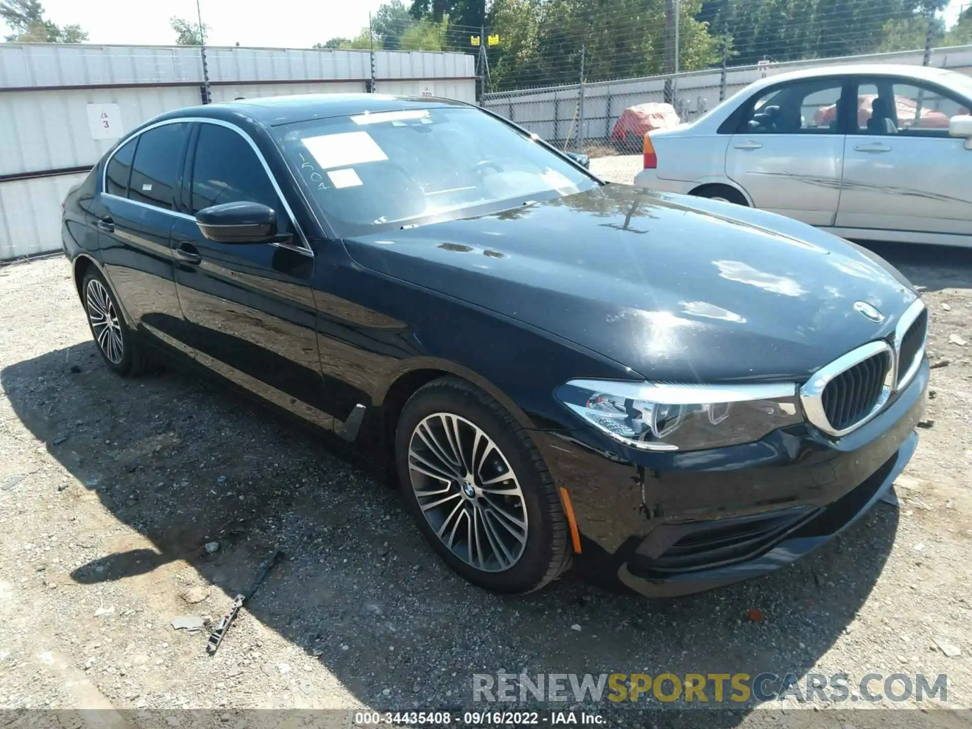 1 Photograph of a damaged car WBAJA5C52KWW04393 BMW 5 SERIES 2019