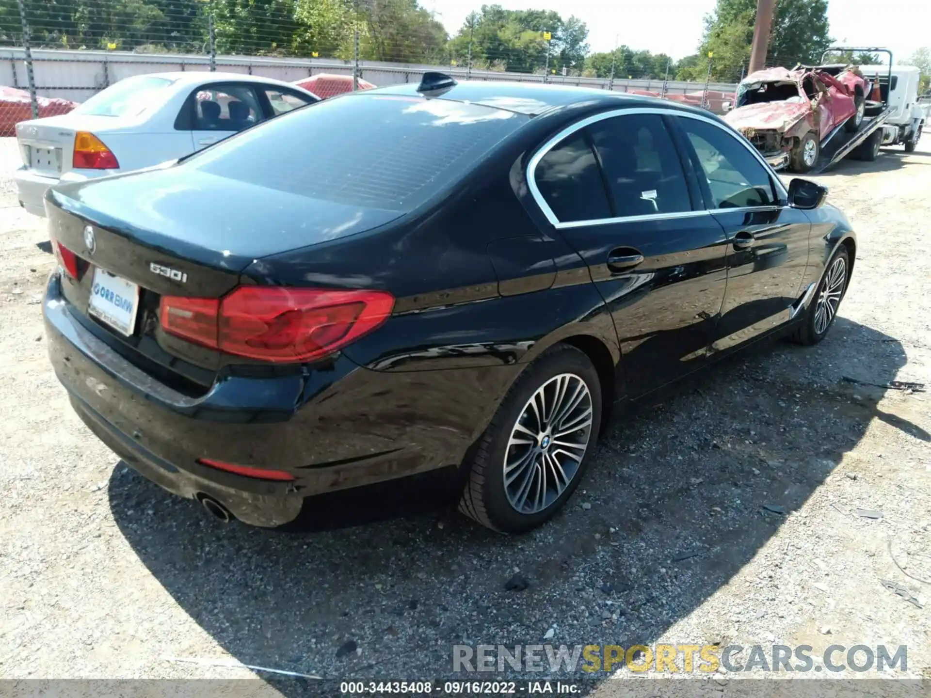 4 Photograph of a damaged car WBAJA5C52KWW04393 BMW 5 SERIES 2019