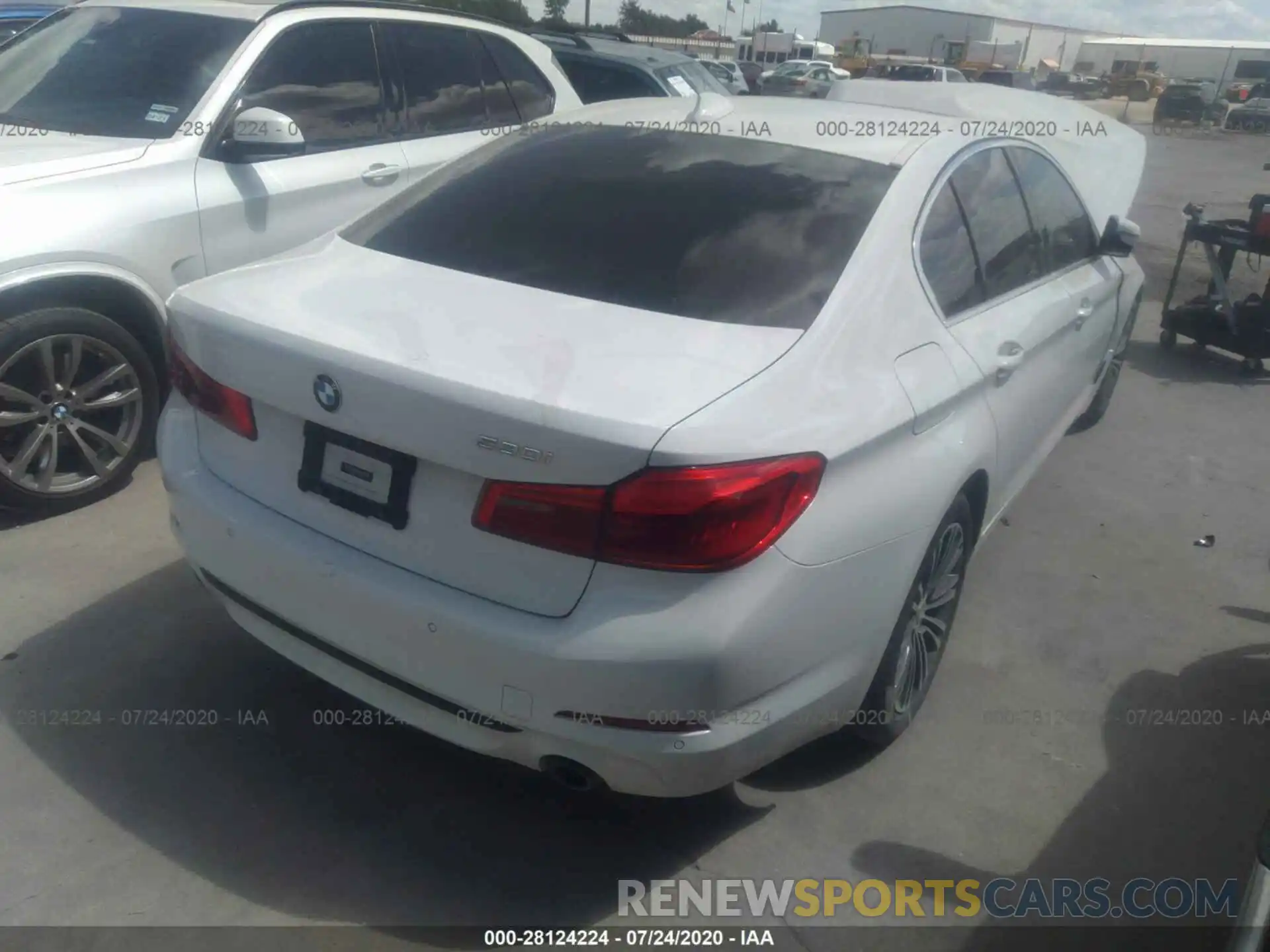4 Фотография поврежденного автомобиля WBAJA5C52KWW11277 BMW 5 SERIES 2019