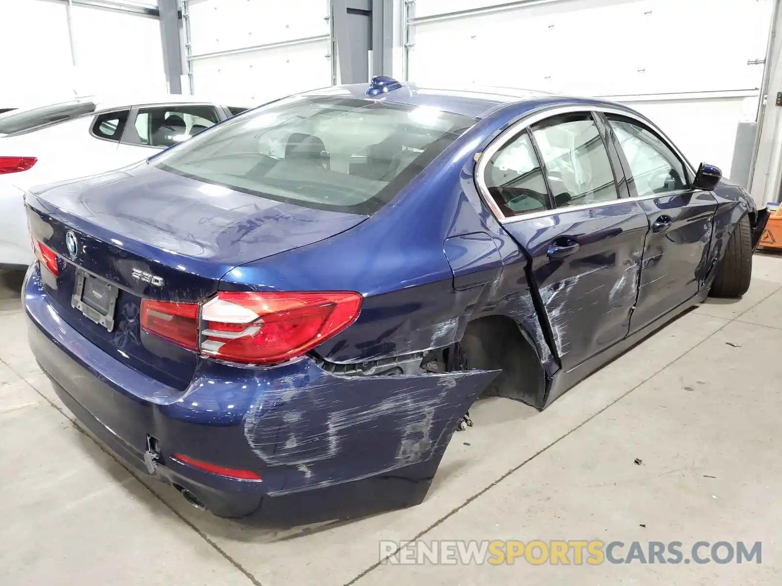 4 Фотография поврежденного автомобиля WBAJA5C52KWW49589 BMW 5 SERIES 2019