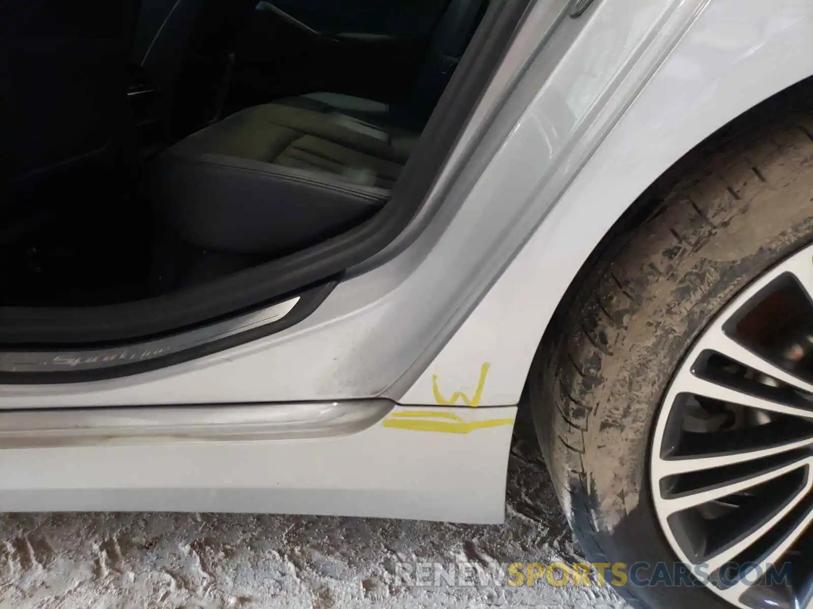 9 Фотография поврежденного автомобиля WBAJA5C53KBX46601 BMW 5 SERIES 2019