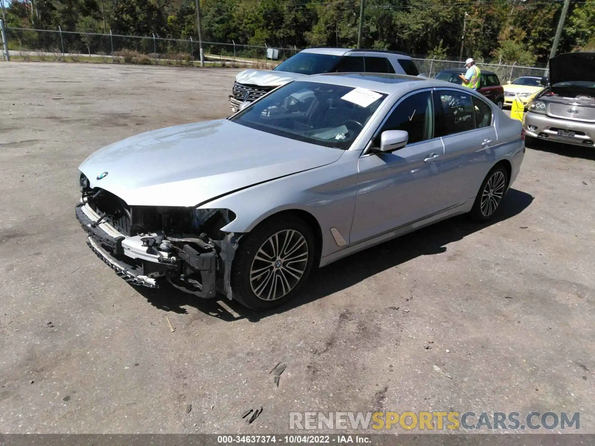 2 Фотография поврежденного автомобиля WBAJA5C53KBX86824 BMW 5 SERIES 2019