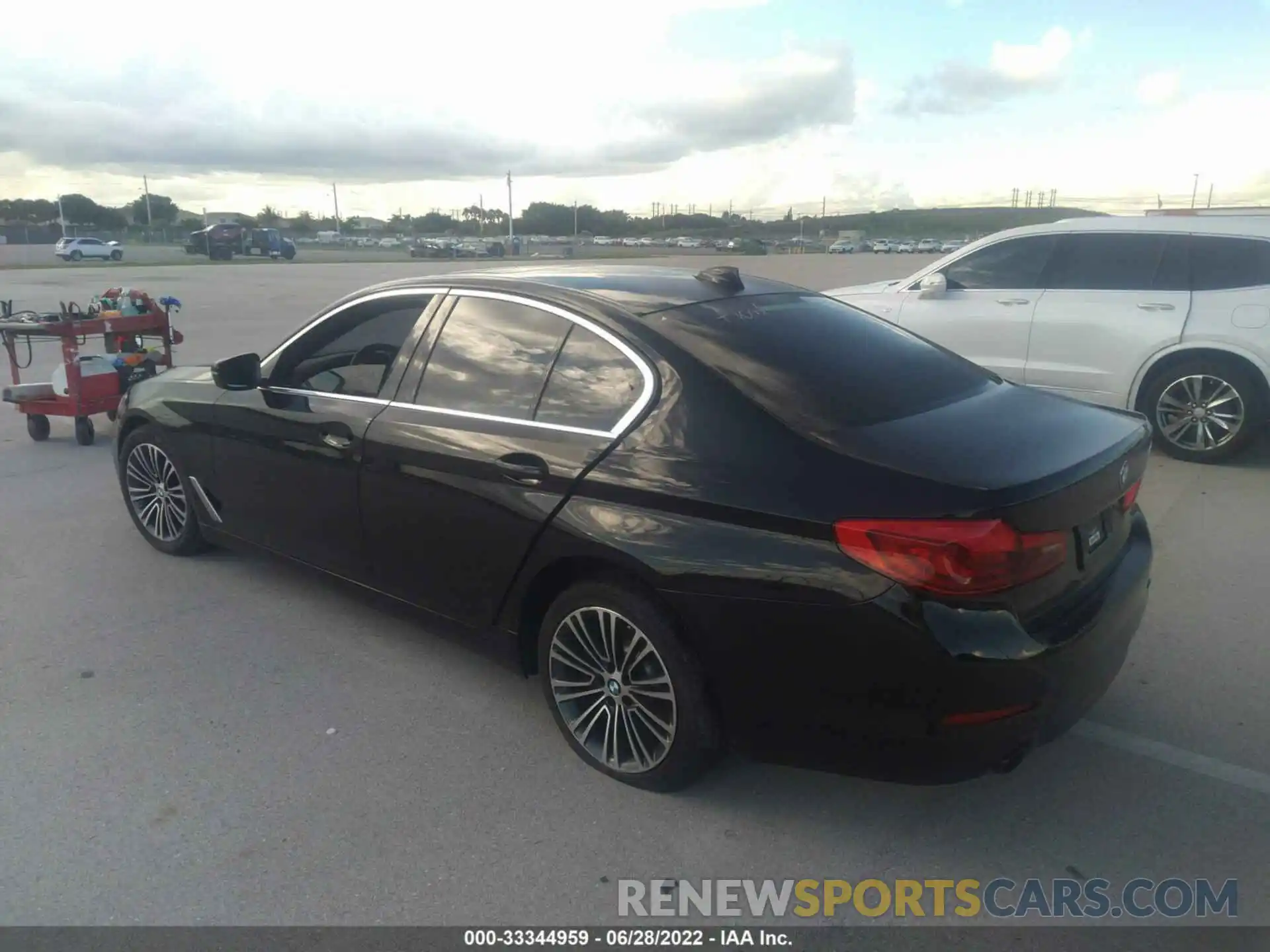 3 Photograph of a damaged car WBAJA5C53KG900355 BMW 5 SERIES 2019