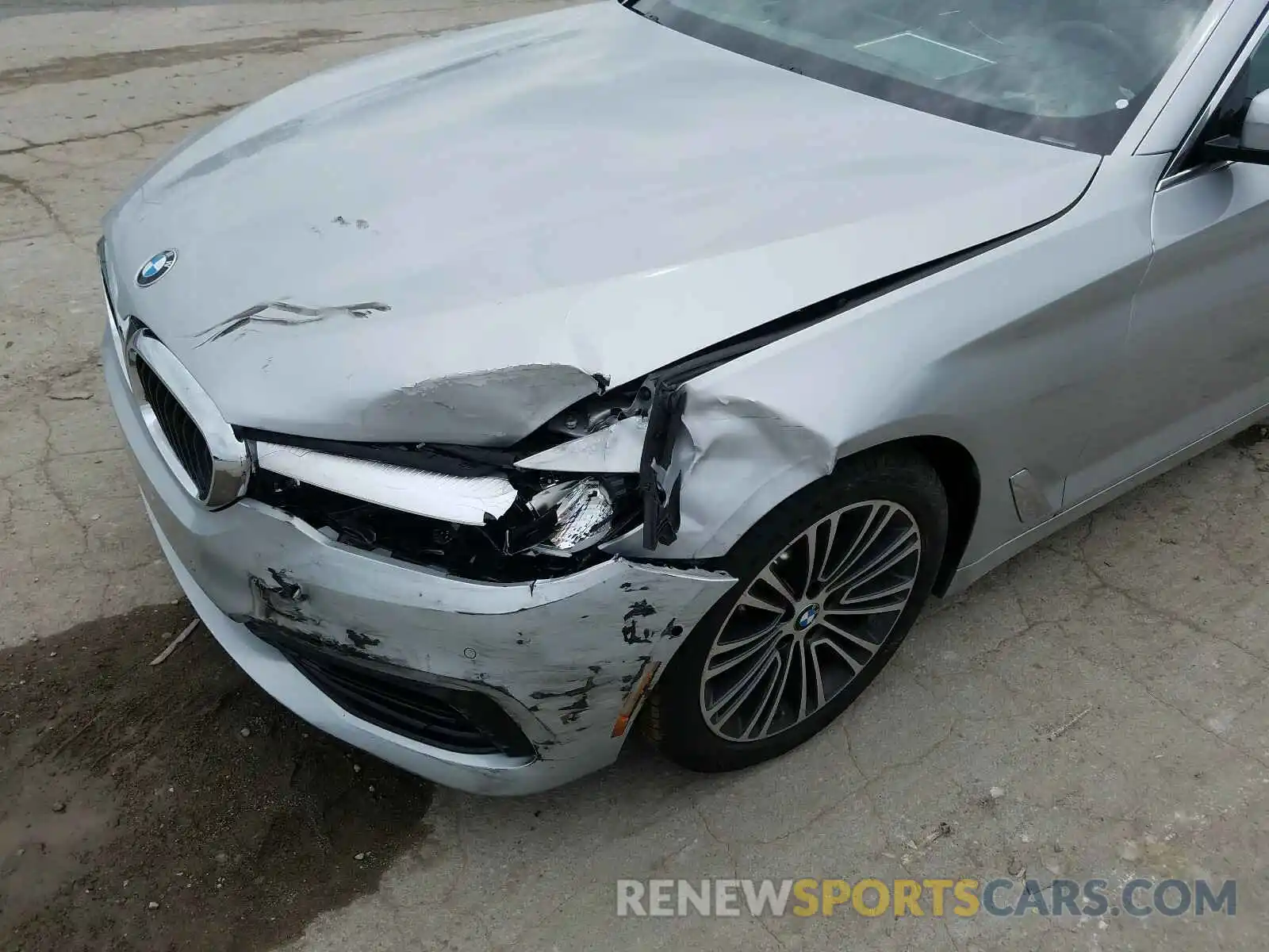 9 Photograph of a damaged car WBAJA5C53KG901201 BMW 5 SERIES 2019