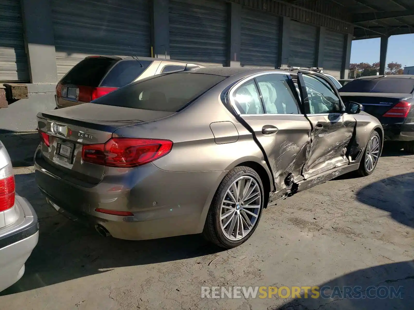 4 Photograph of a damaged car WBAJA5C53KWW04192 BMW 5 SERIES 2019